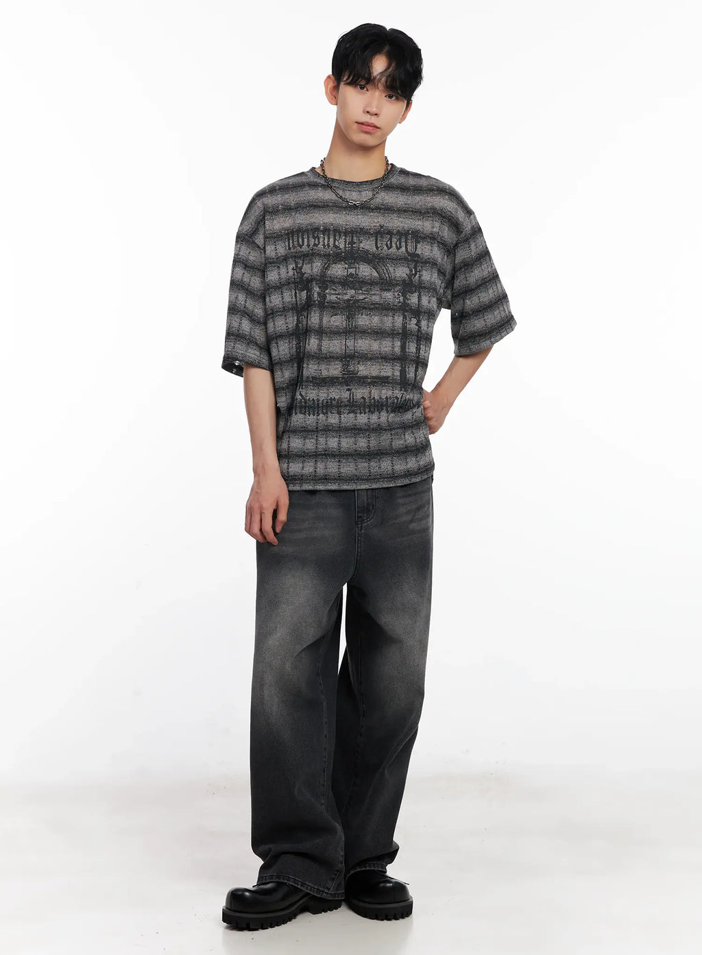 Men's Oversized Striped Graphic Tee IU526