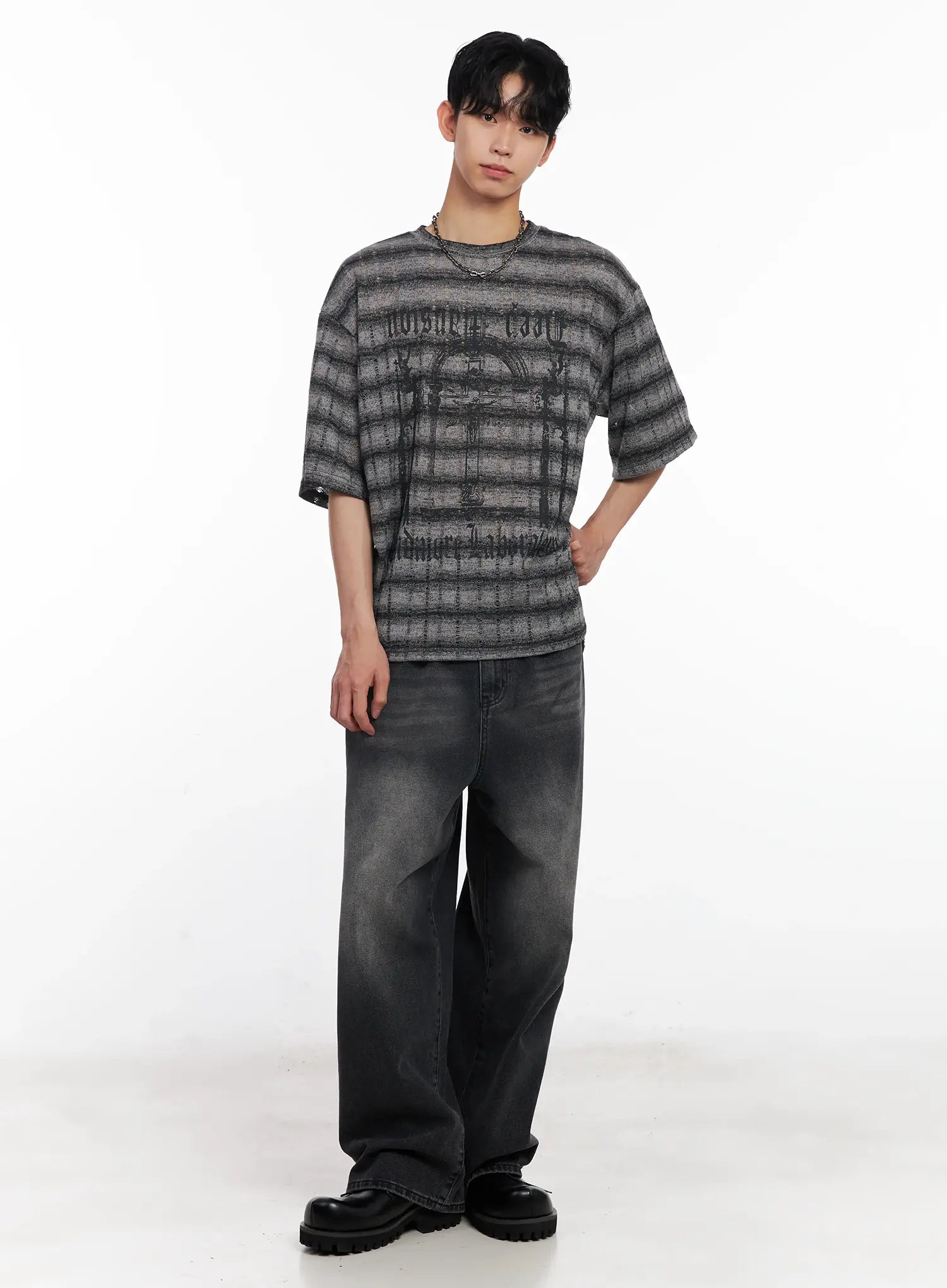 Men's Oversized Striped Graphic Tee IU526