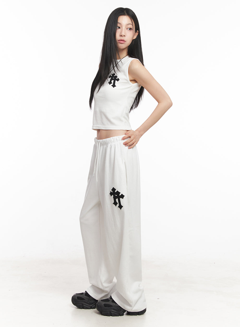 Patched Chic Sleeveless Top IY516