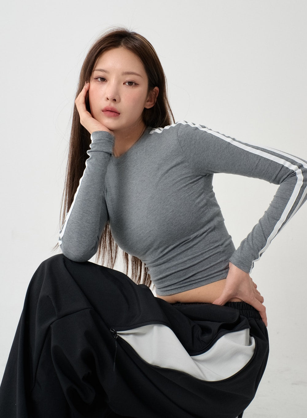 Unique Side Zipper Detailing Wide Bending Pants IS07