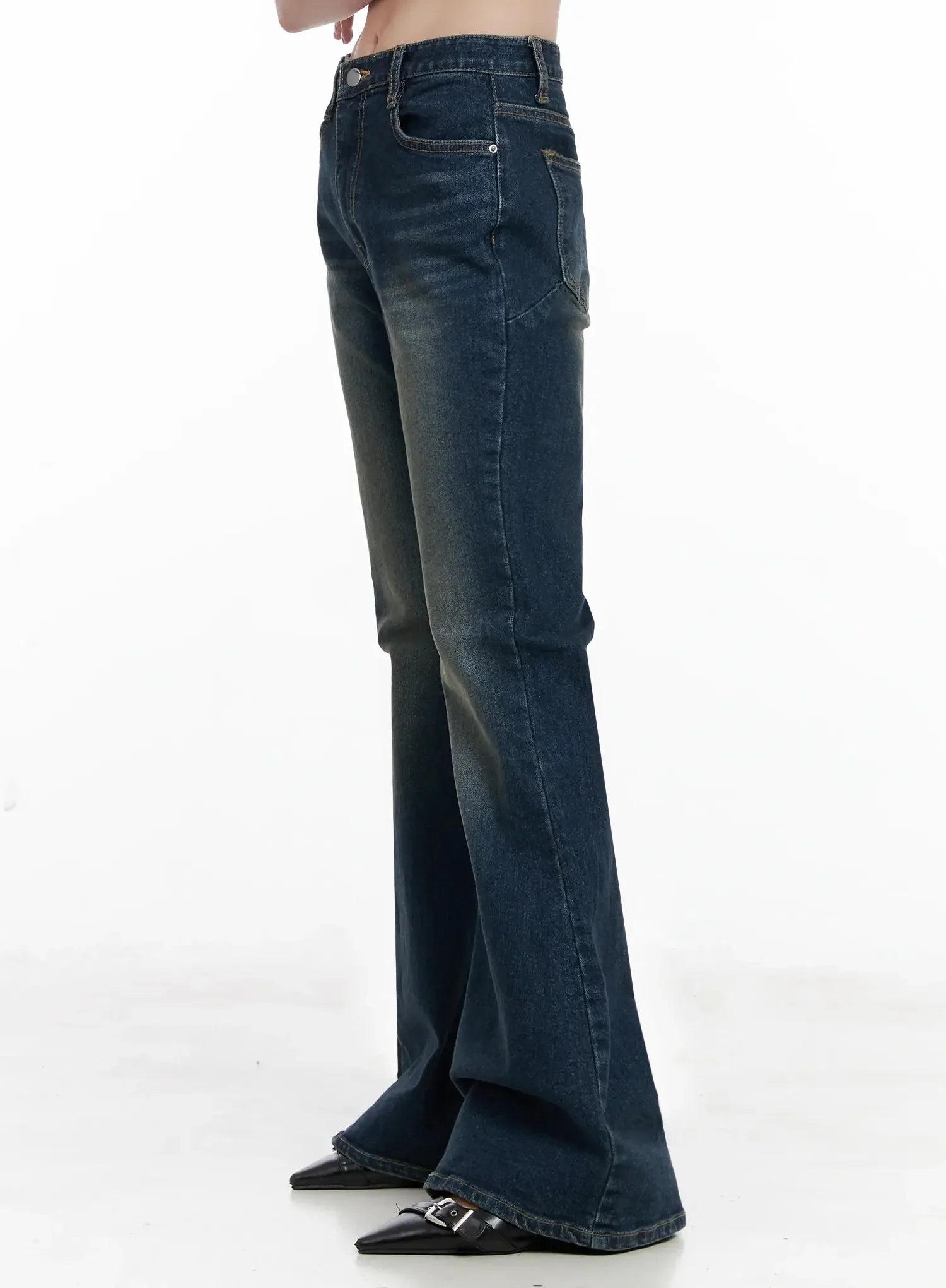 Seoyeon High-Waist Distressed Flare Jeans IL531