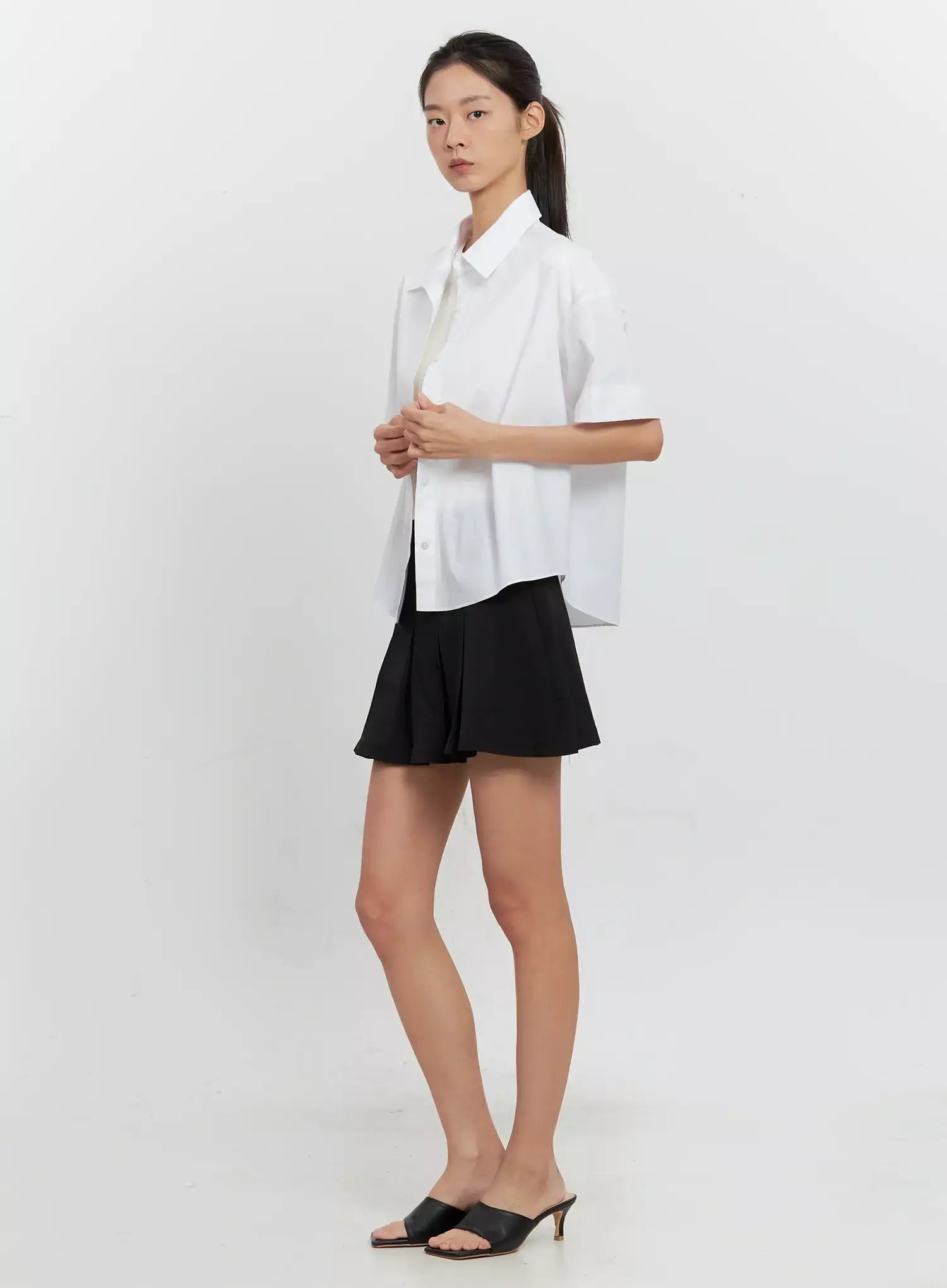 Collared Short-Sleeve Button-Up Shirt IL528