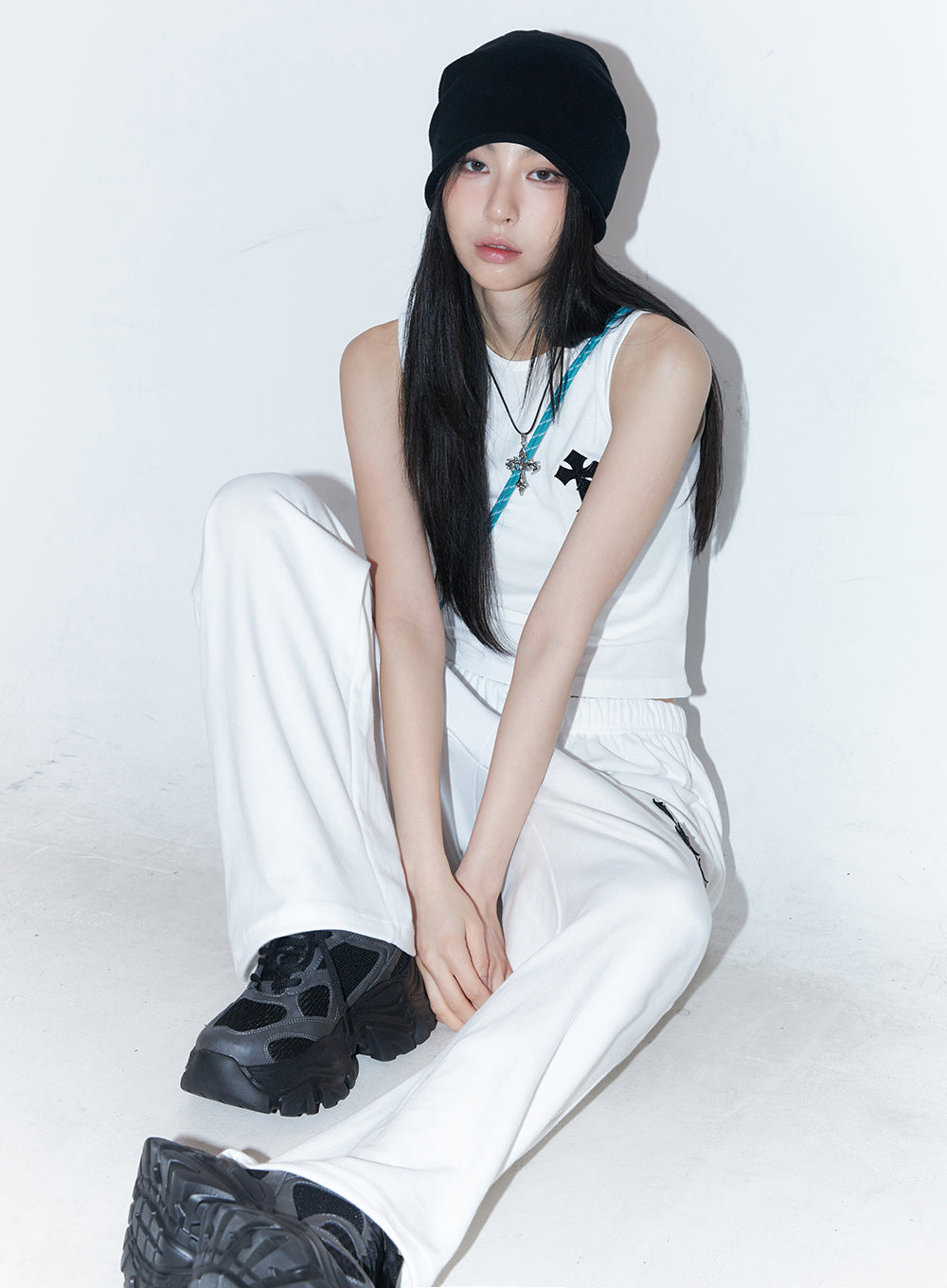 Patched Chic Sleeveless Top IY516