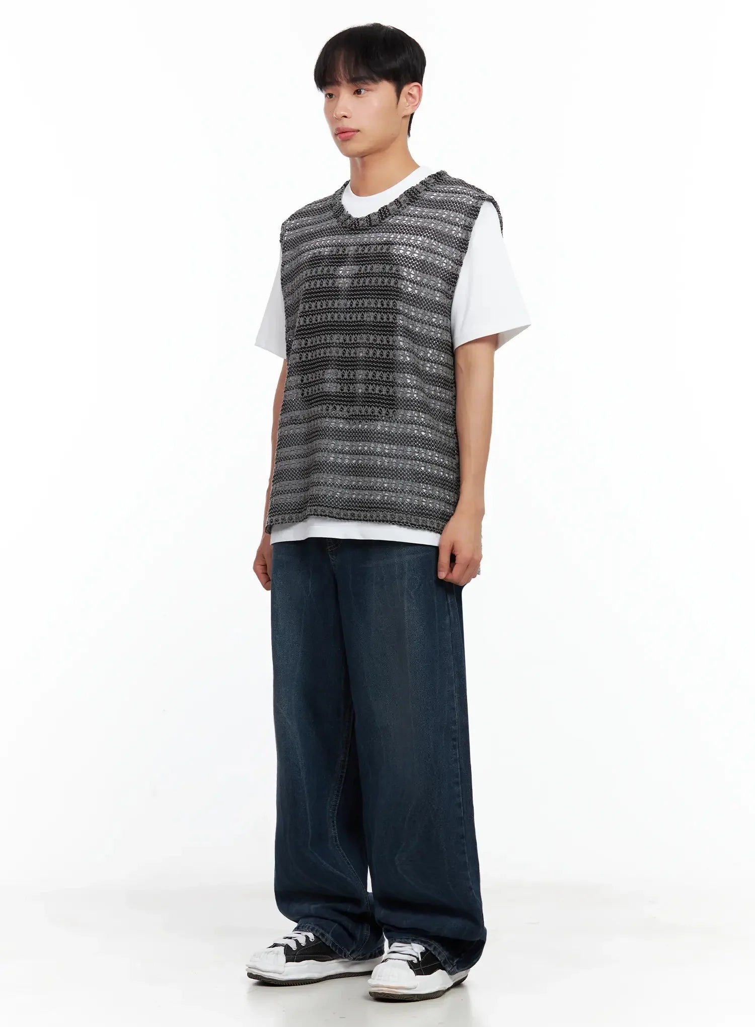 Men's Striped Knit V-Neck Vest IL516