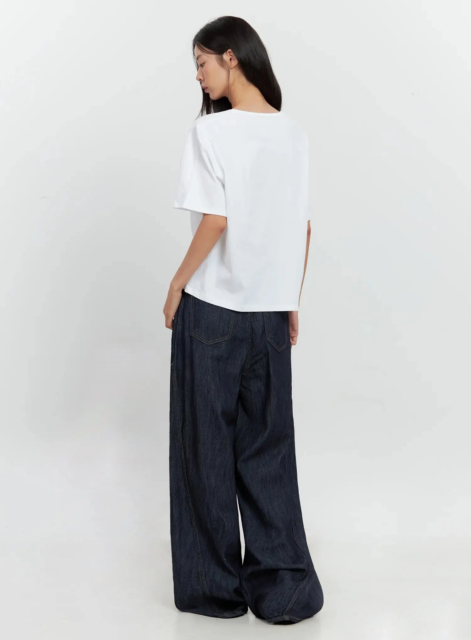 Basic U-Neck T-Shirt IL528