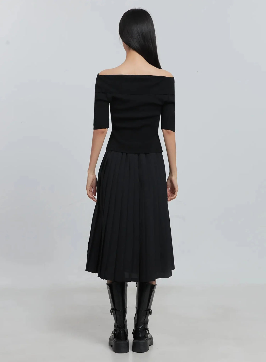 Off-Shoulder Buttoned Tee IU512