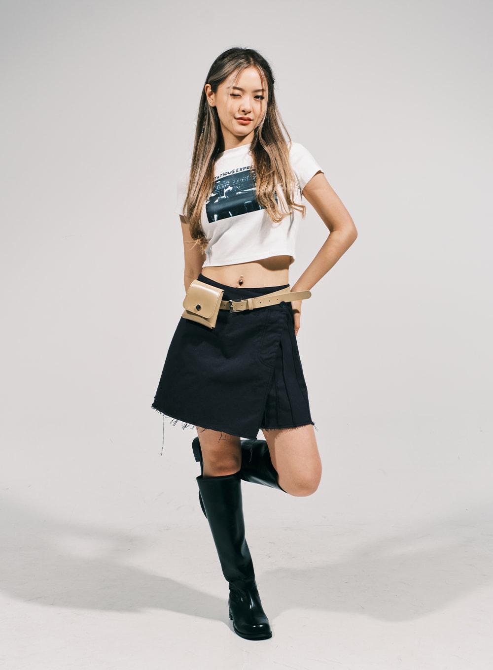 Expression Graphic Crop Tee CJ02