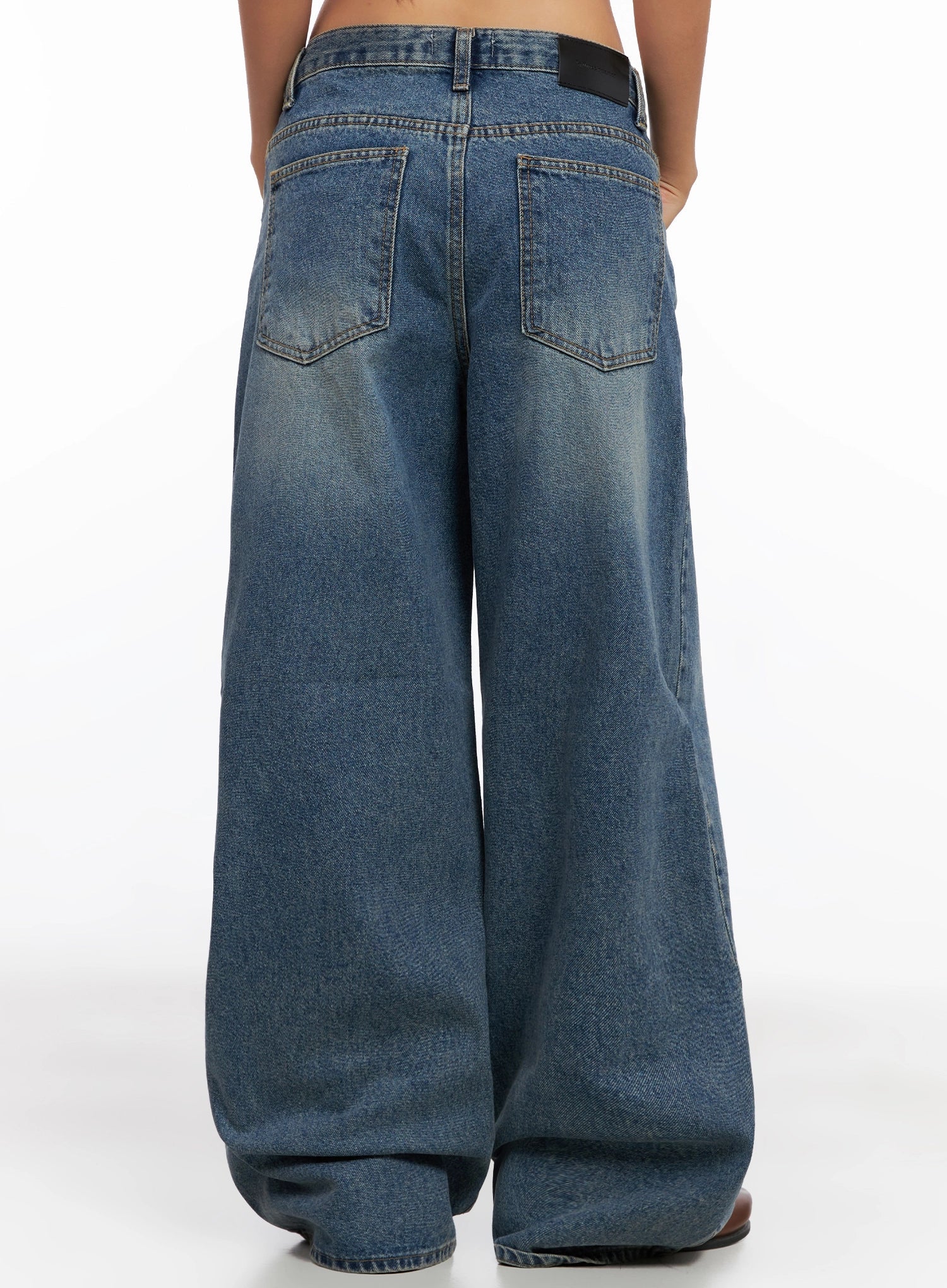 Lilah Wide-Leg Washed Jeans IG527