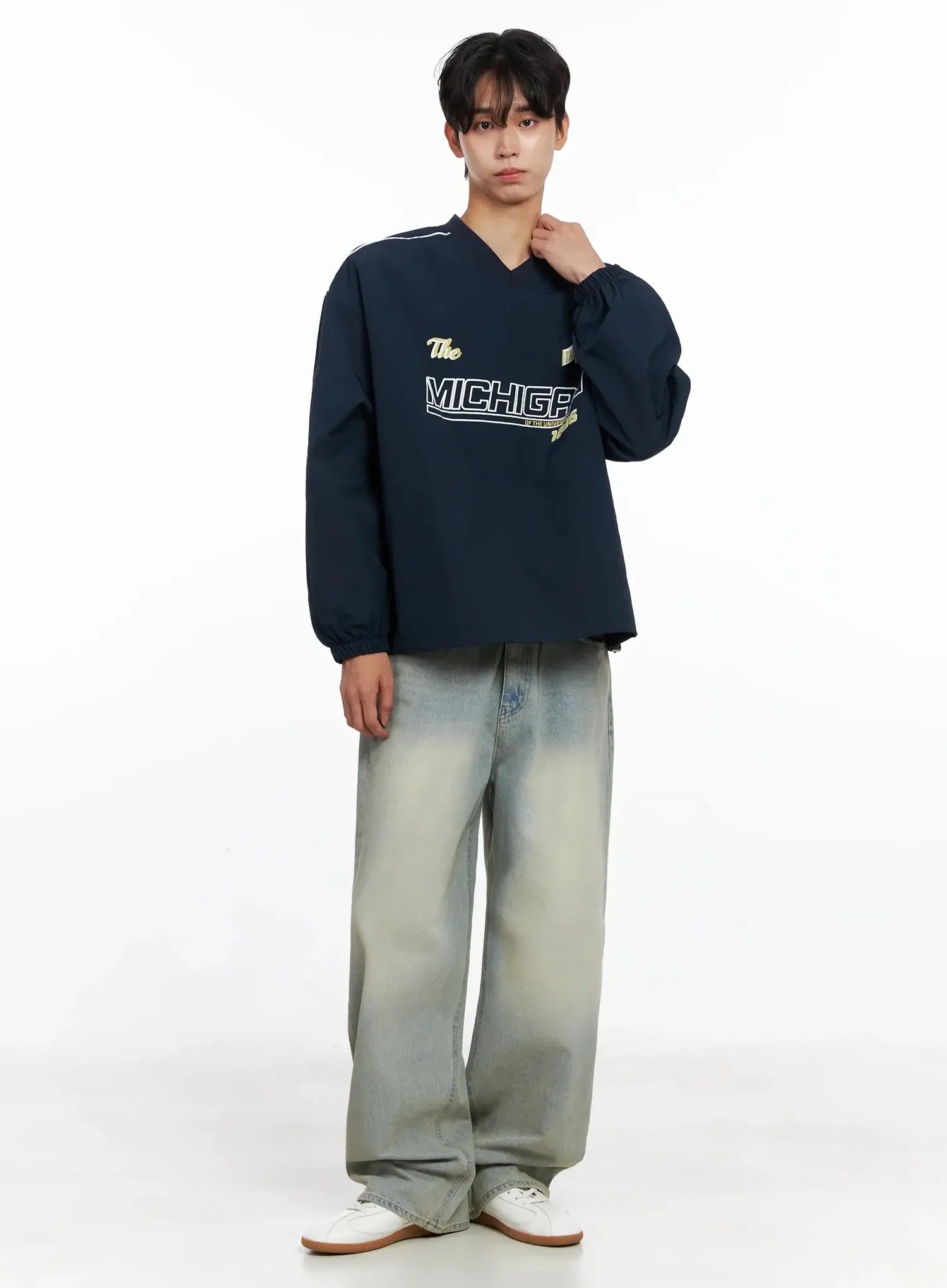 Men's V-Neck Lettering Windbreak Pullover IO517