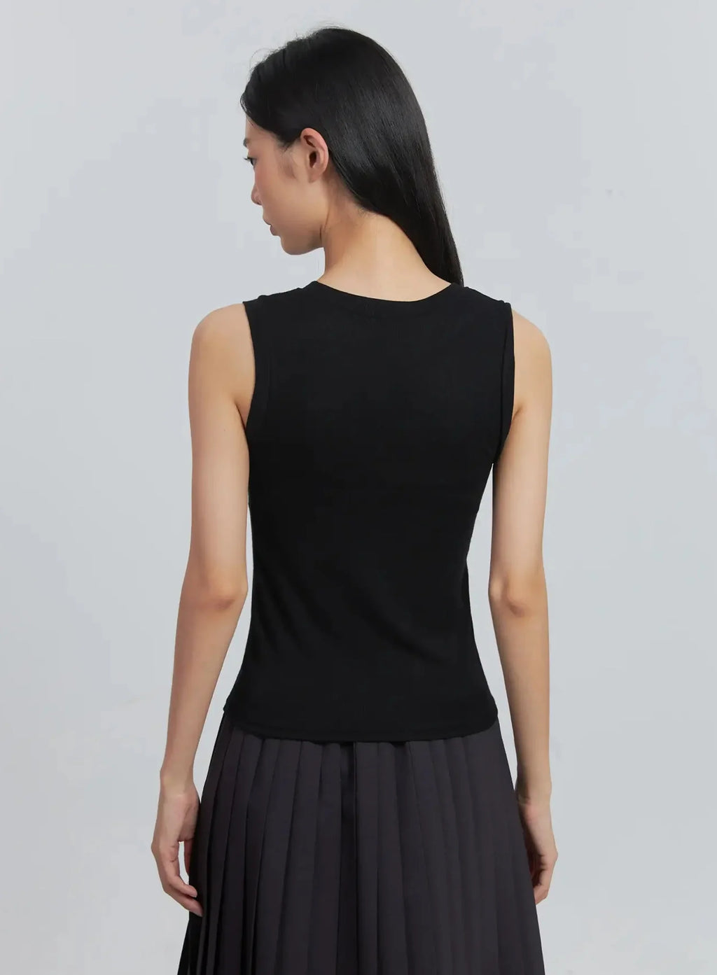 Basic Round-Neck Tank Top IU512