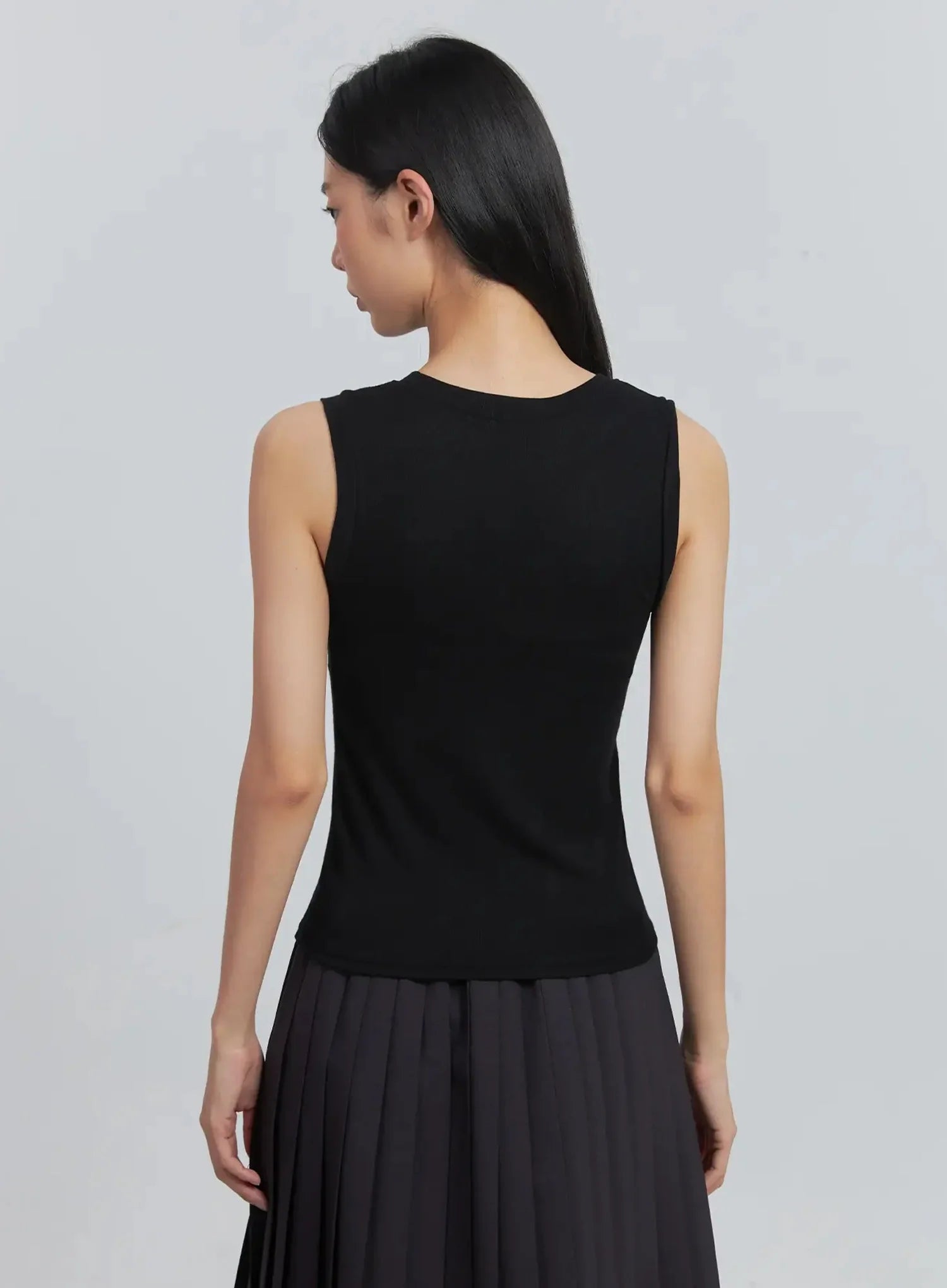 Basic Round-Neck Tank Top IU512