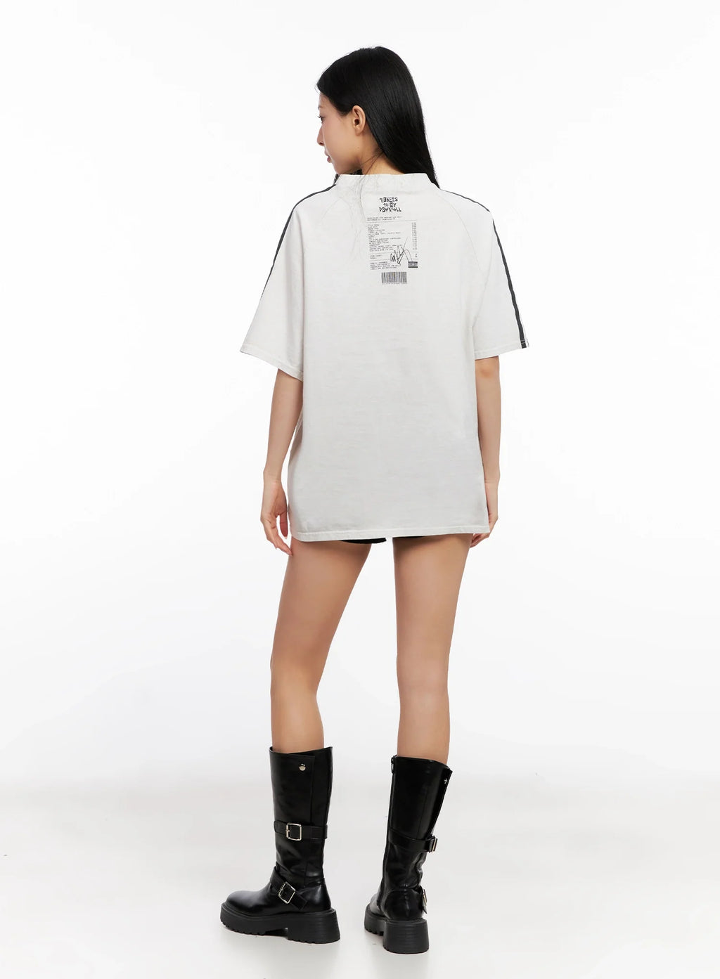 Relaxed-Fit V-Neck Graphic T-Shirt IG508