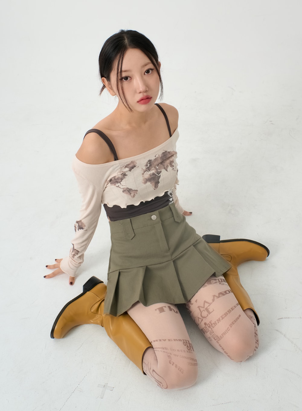 Semi Pleated Mini Skirt IO12