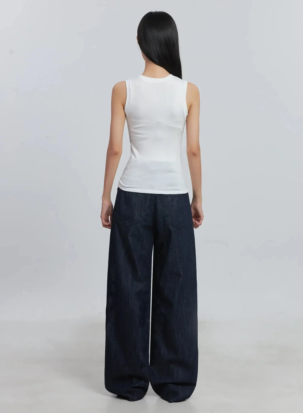 Catie Straight-Fit Jeans IU512