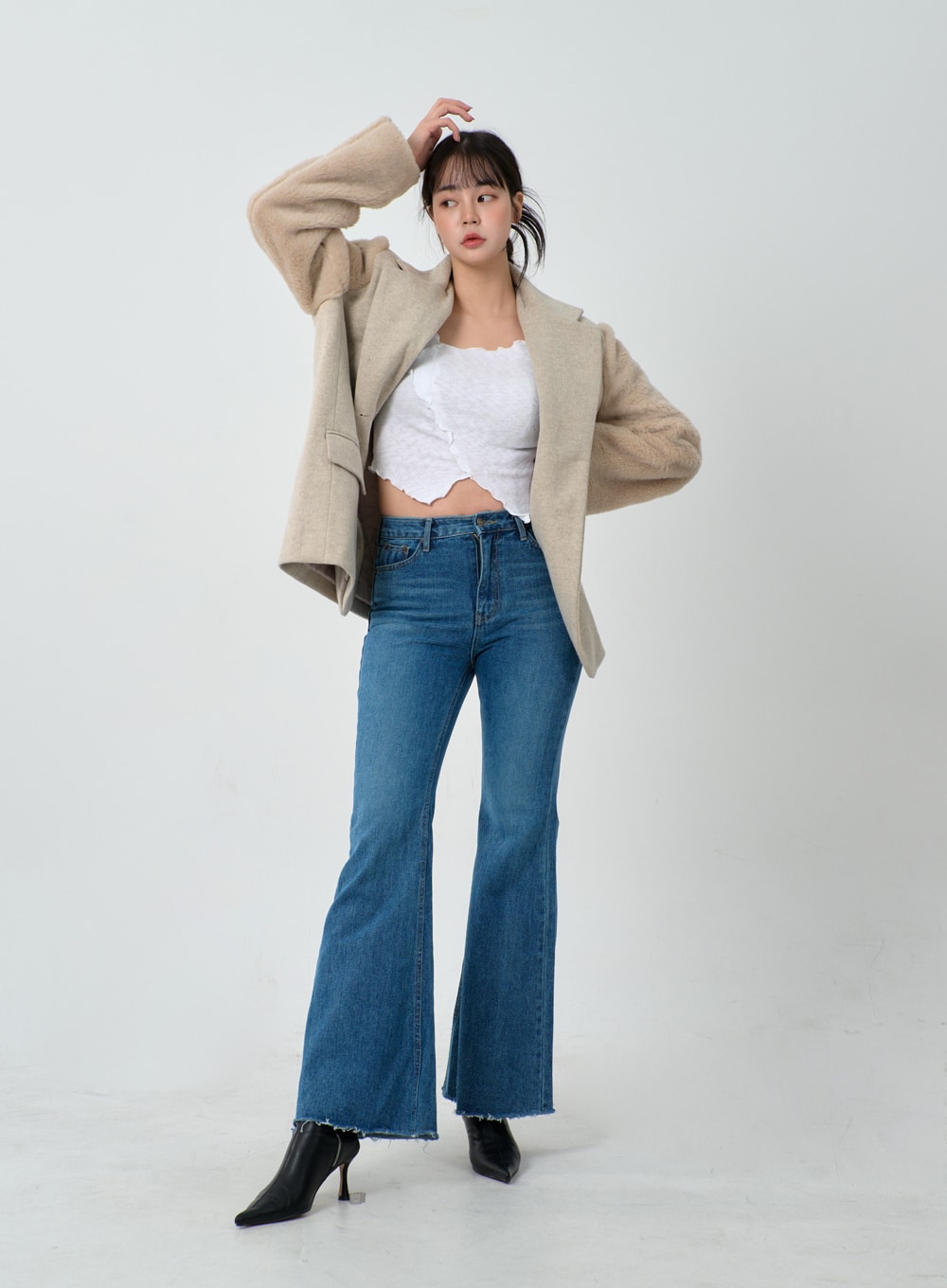 Wavy Off-Shoulder Cropped Top IJ304