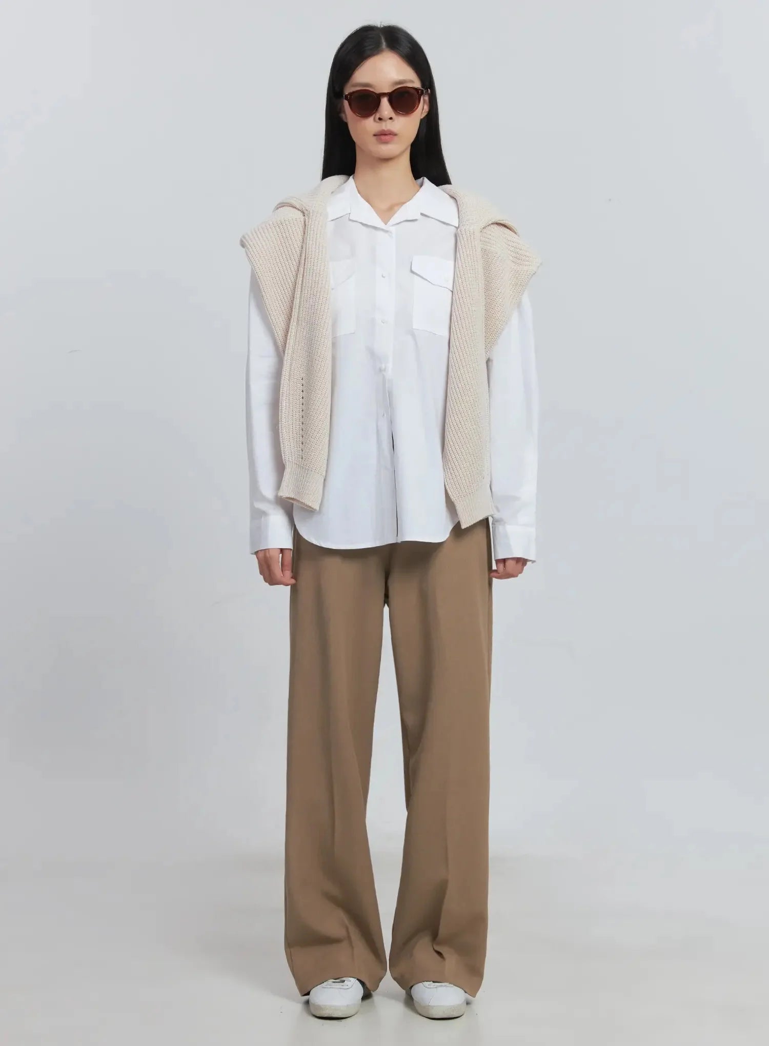 Classic Wide-Fit Slacks (Beige) IU512