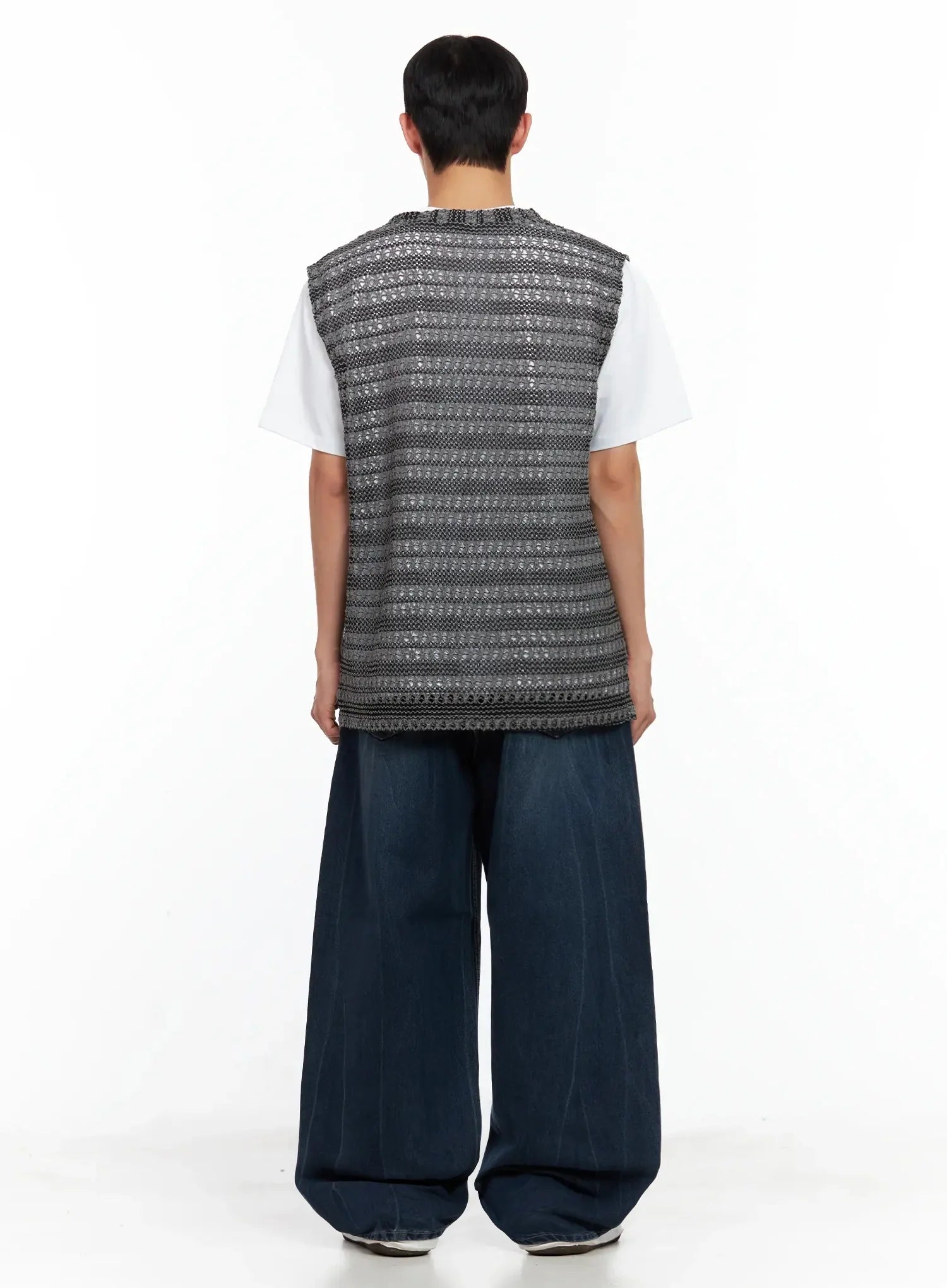 Men's Striped Knit V-Neck Vest IL516