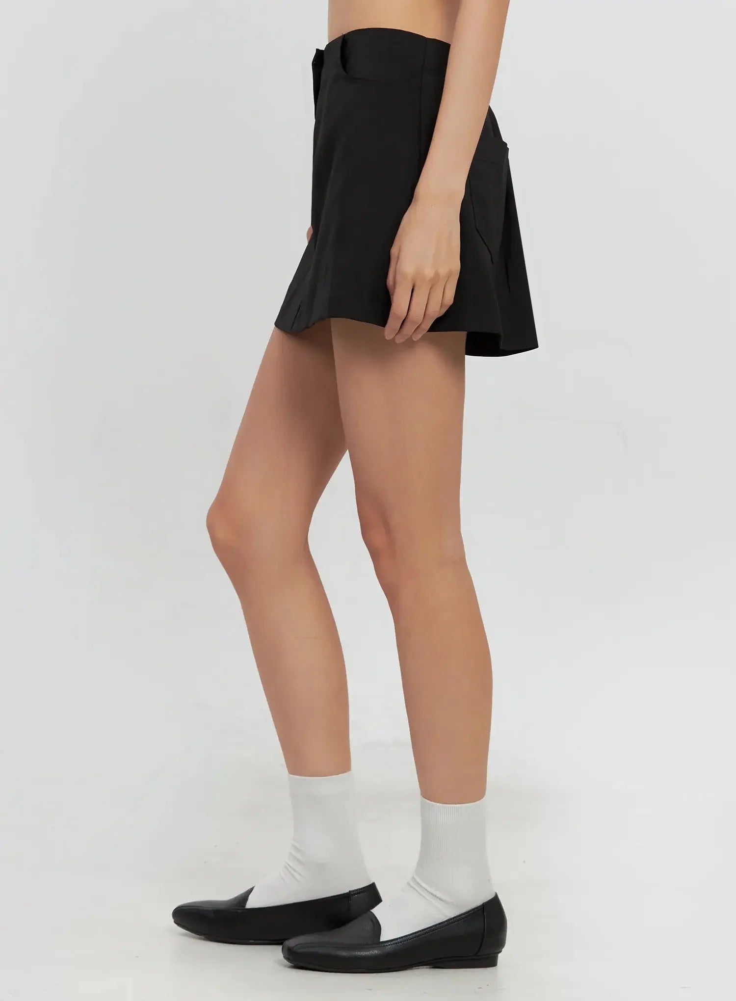 Low Rise Back-Band Skirt IL528