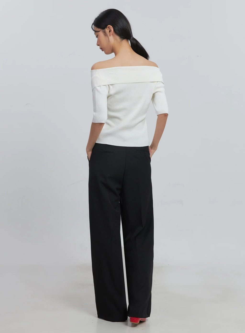 Classic Wide-Fit Slacks (Black) IU512
