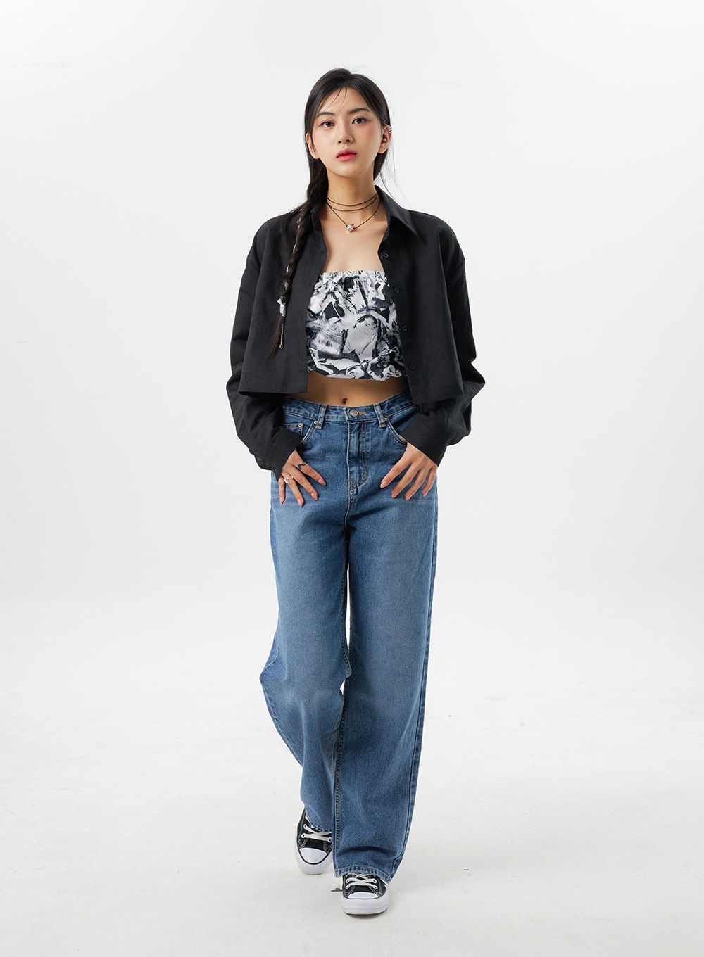 Mid-Rise Mid-Wash Jeans BY325