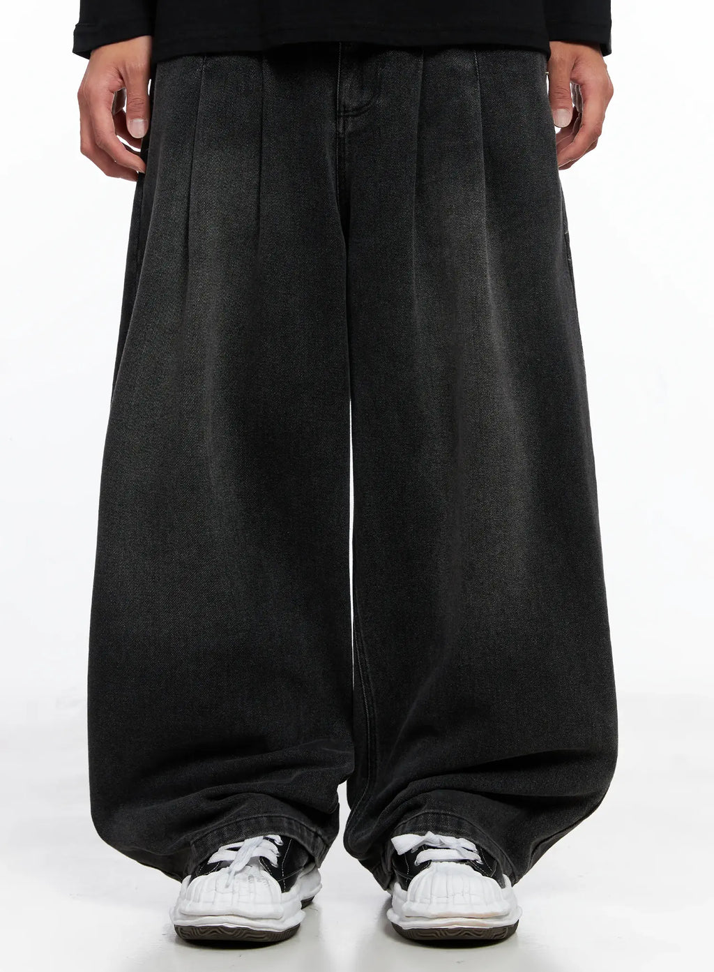 Men's Wide-Leg Two-Tuck Denim Jeans IO502