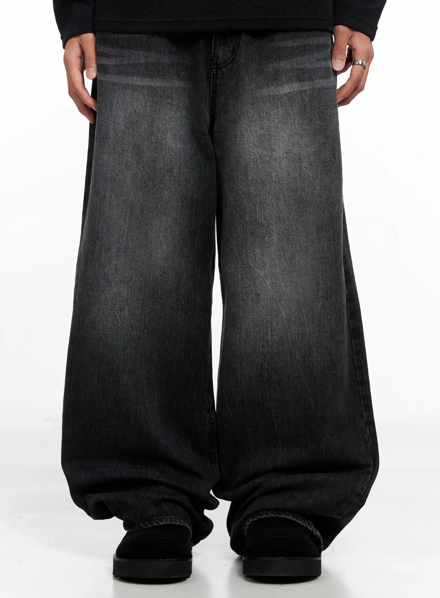 Men's Wide-Leg Washed Jeans IO502