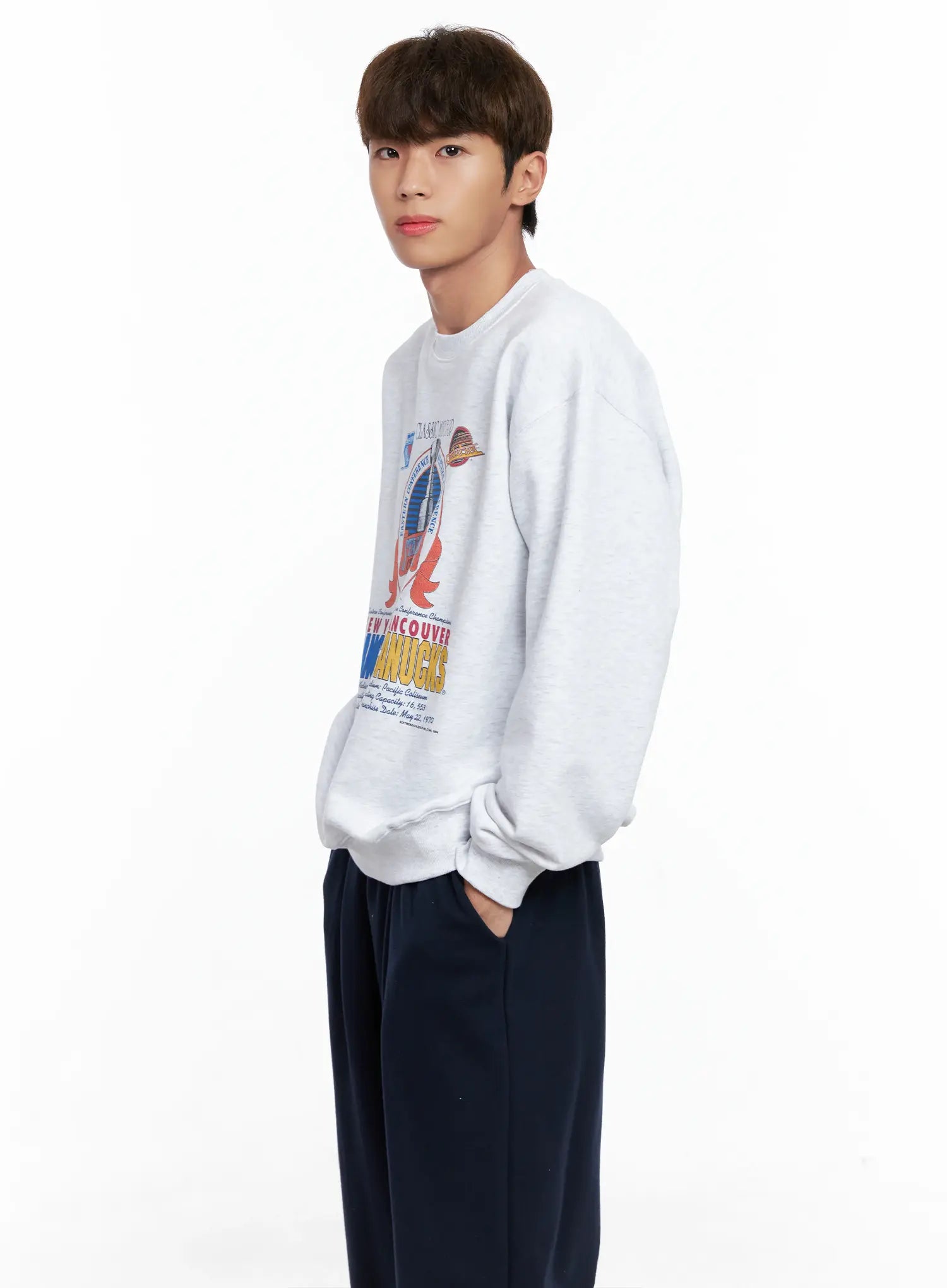 Men's Retro Sports Crewneck IO502