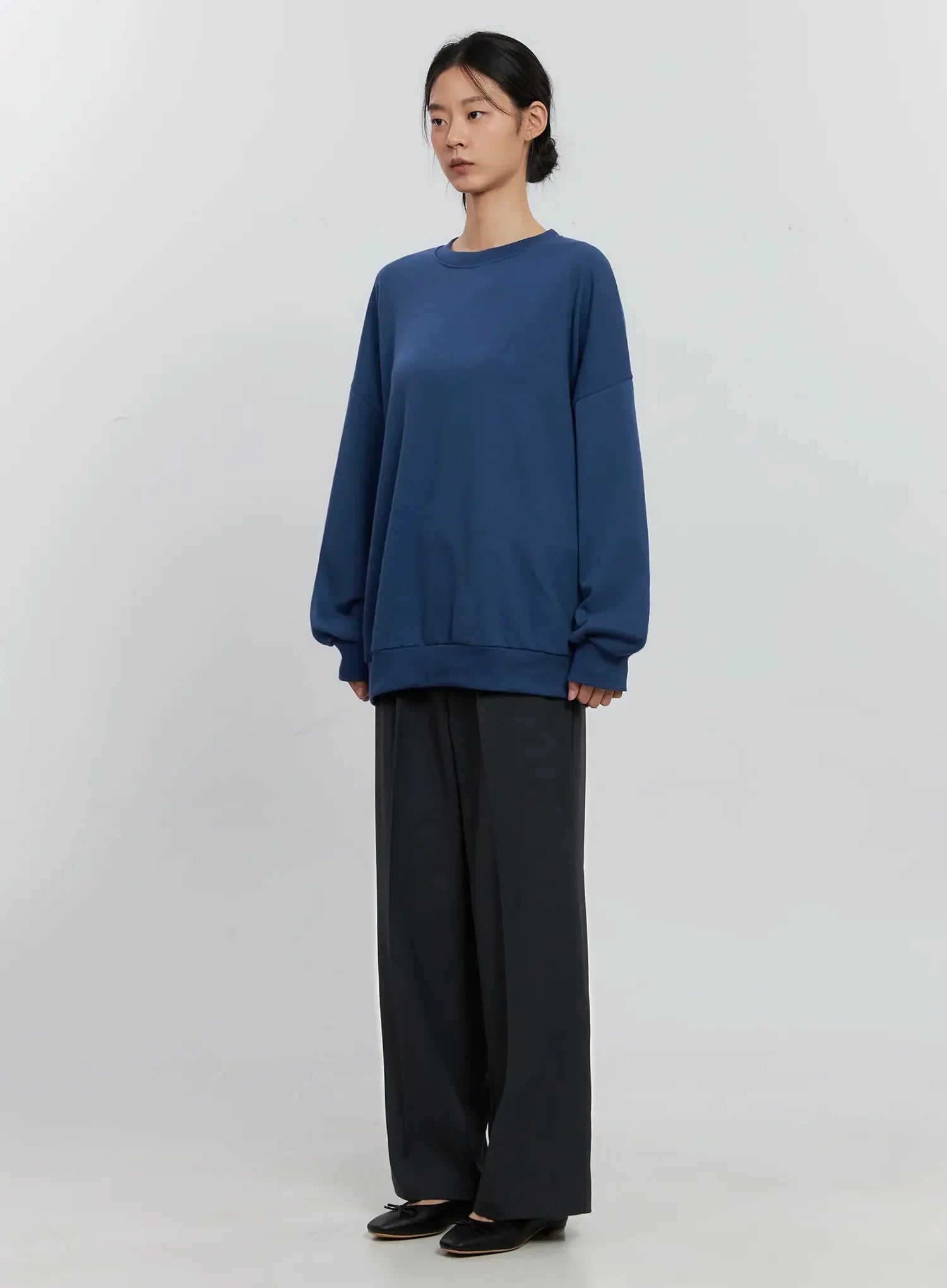 Classic Grey Crewneck Sweatshirt IS516