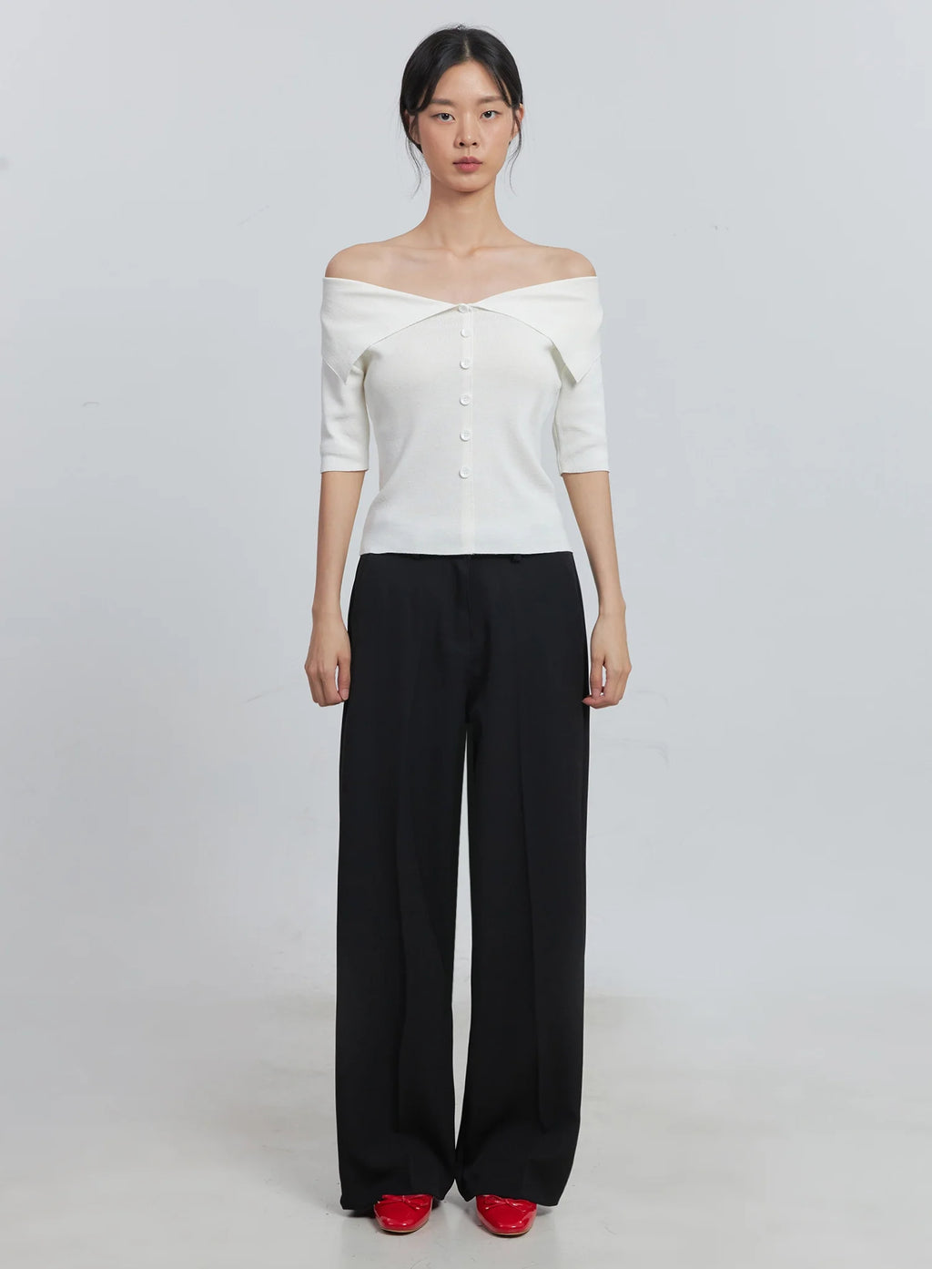 Classic Wide-Fit Slacks (Black) IU512