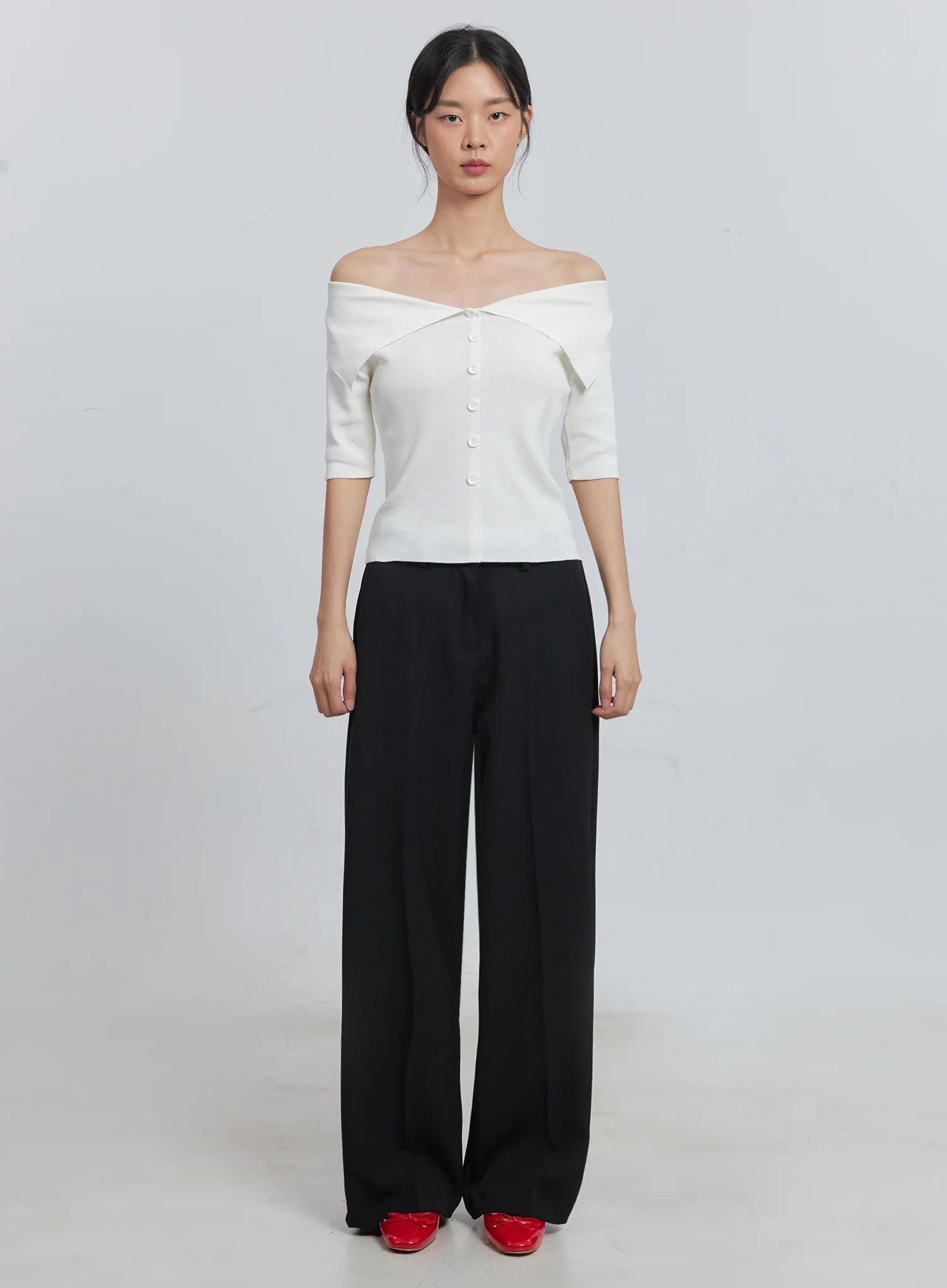 Classic Wide-Fit Slacks (Black) IU512