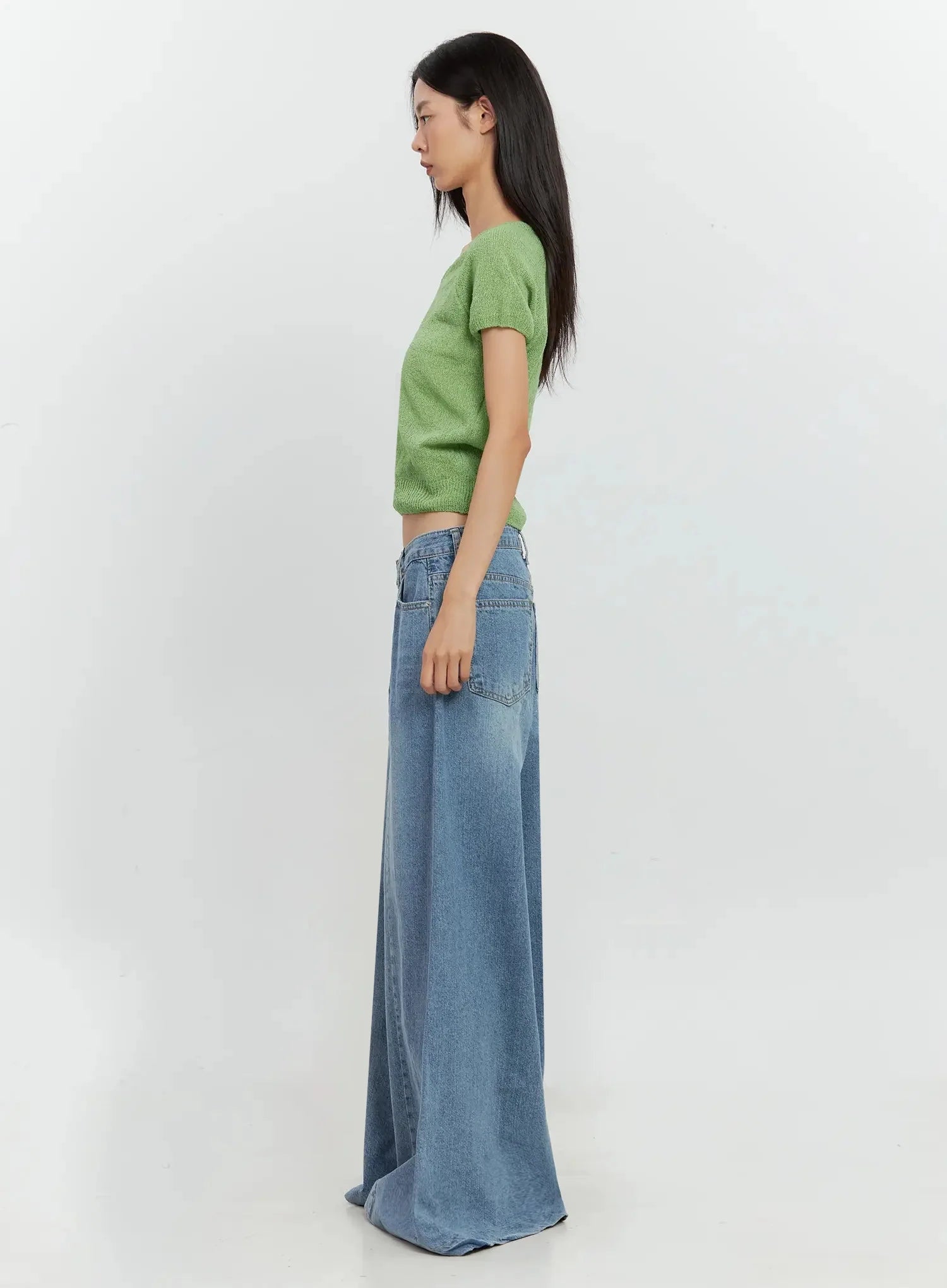 Mesh V-Neck Short-Sleeve Top IL528