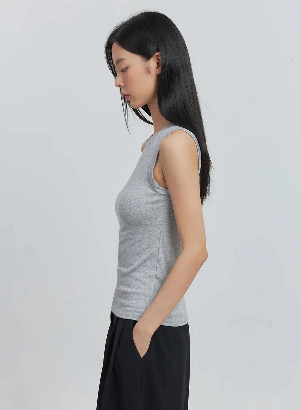 Basic Round-Neck Tank Top IU512