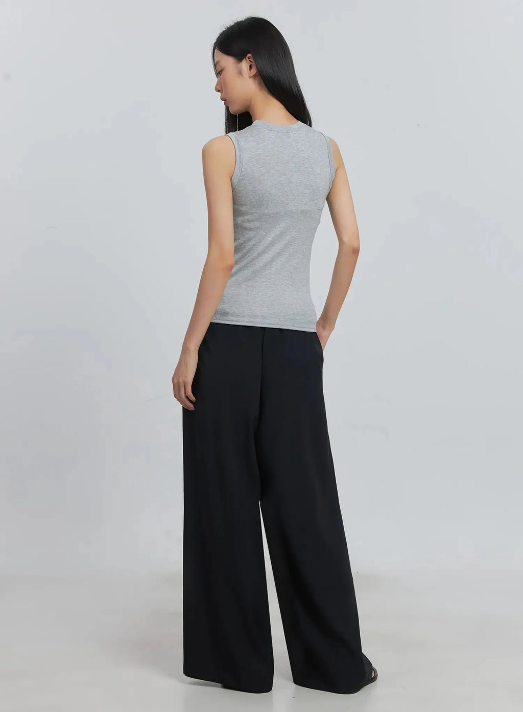 Basic Round-Neck Tank Top IU512