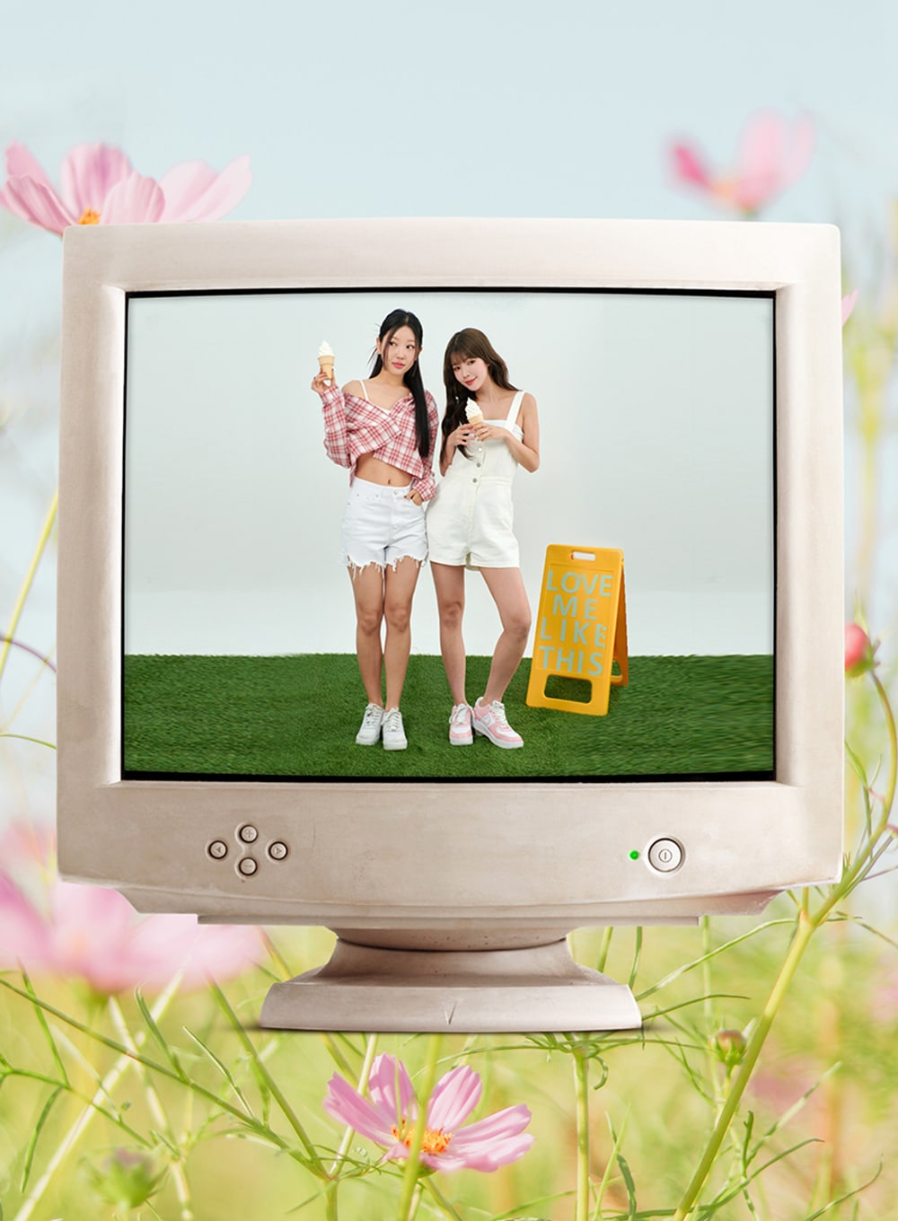 Mid-Rise Ripped Shorts BY303