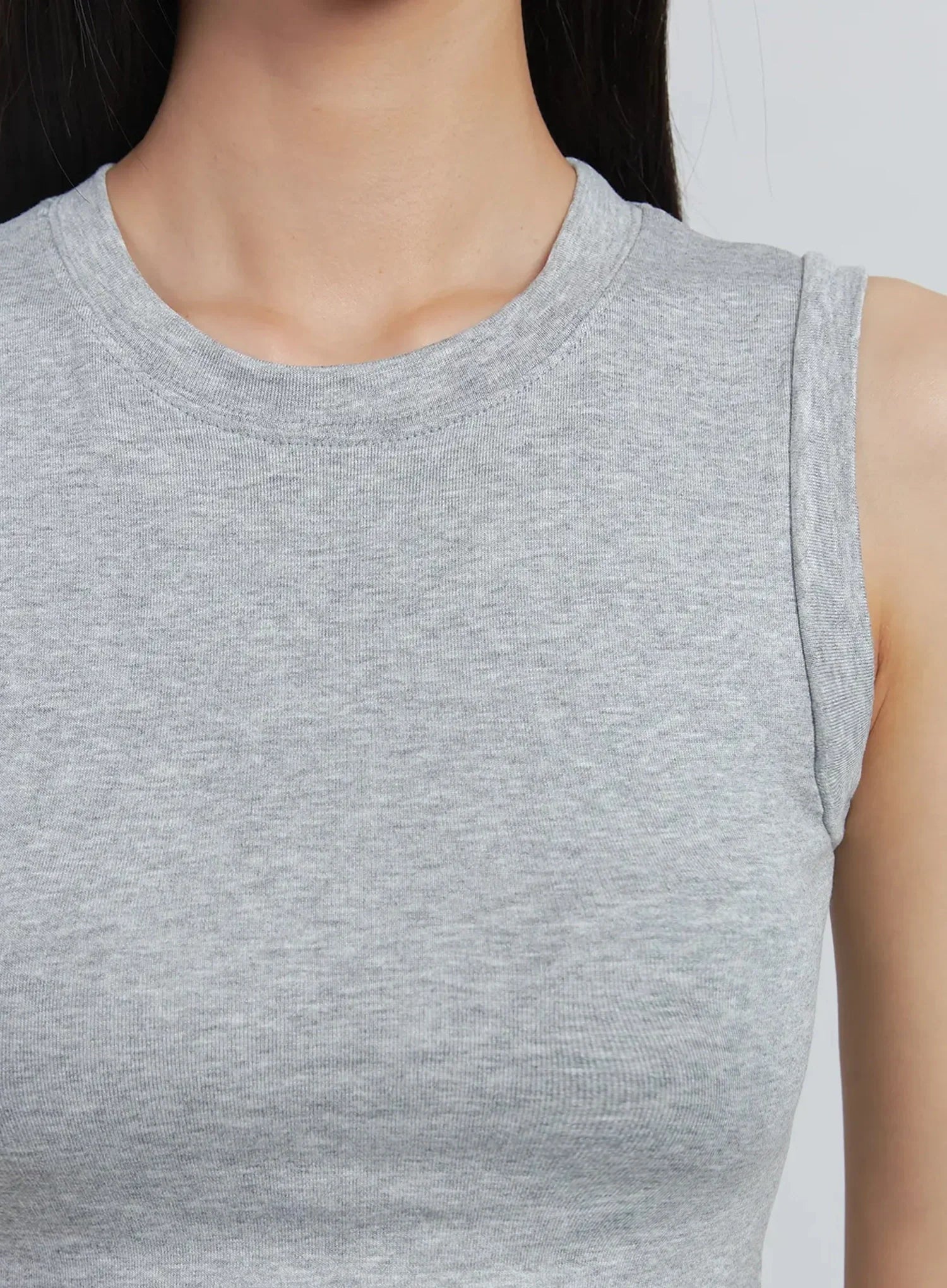 Basic Round-Neck Tank Top IU512