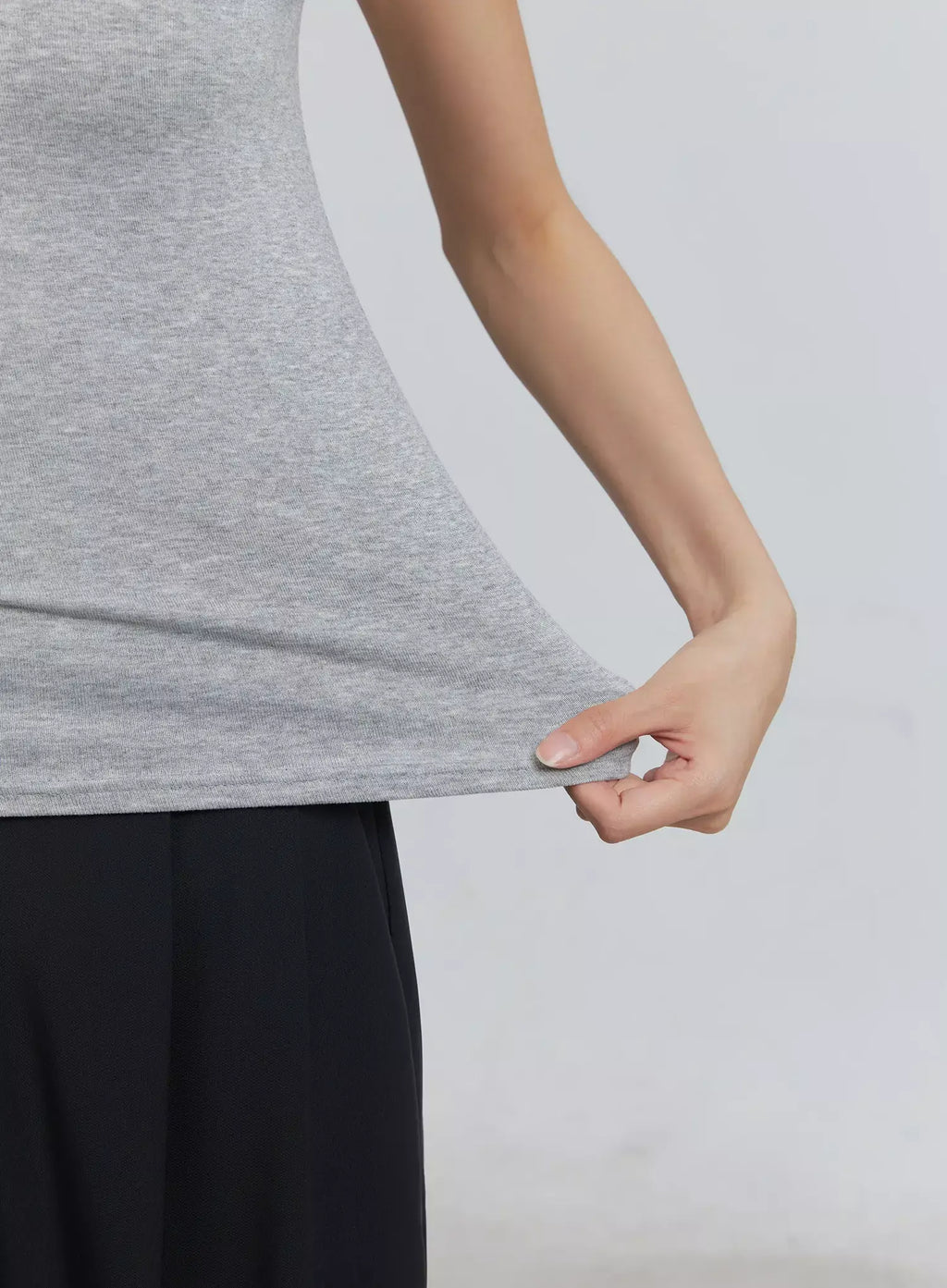 Basic Round-Neck Tank Top IU512