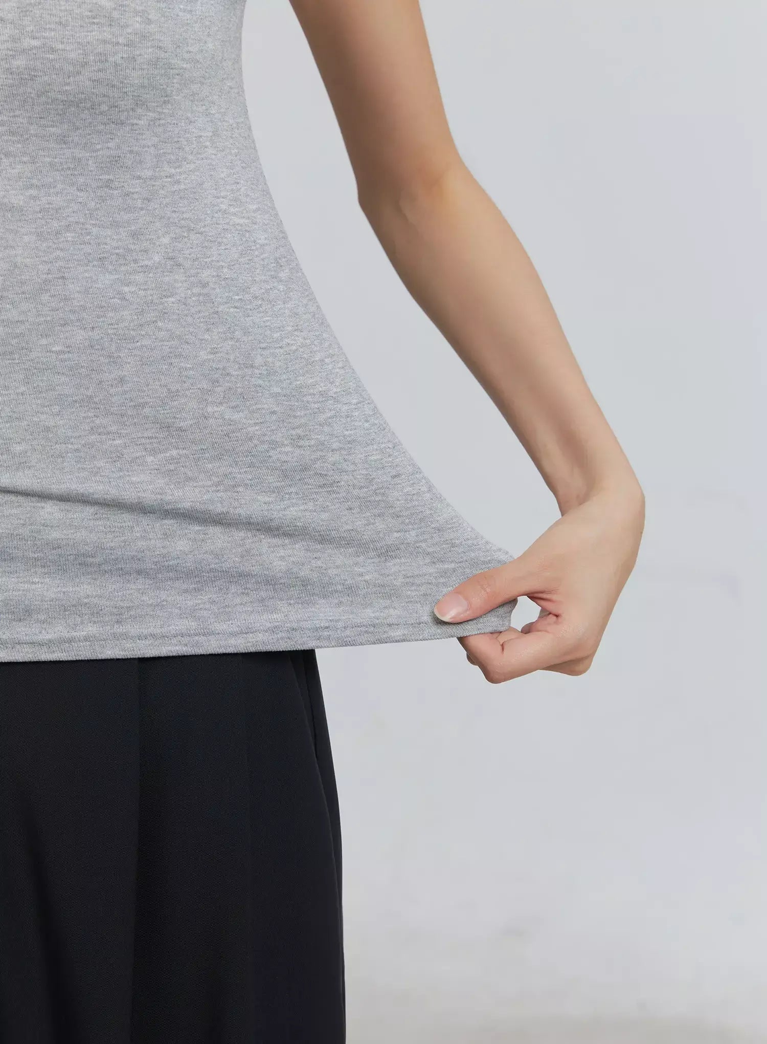 Basic Round-Neck Tank Top IU512