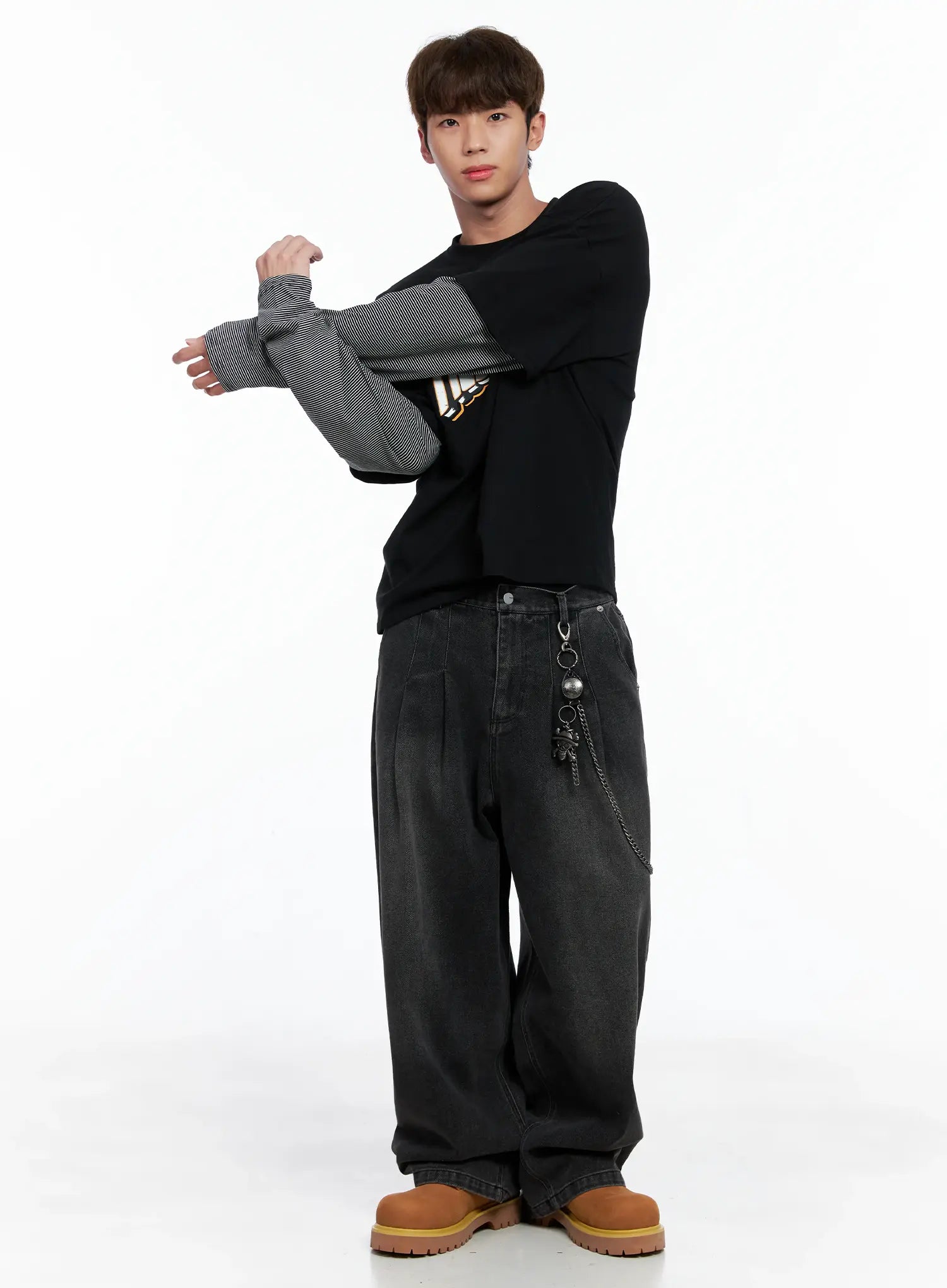 Men's Wide-Leg Two-Tuck Denim Jeans IO502