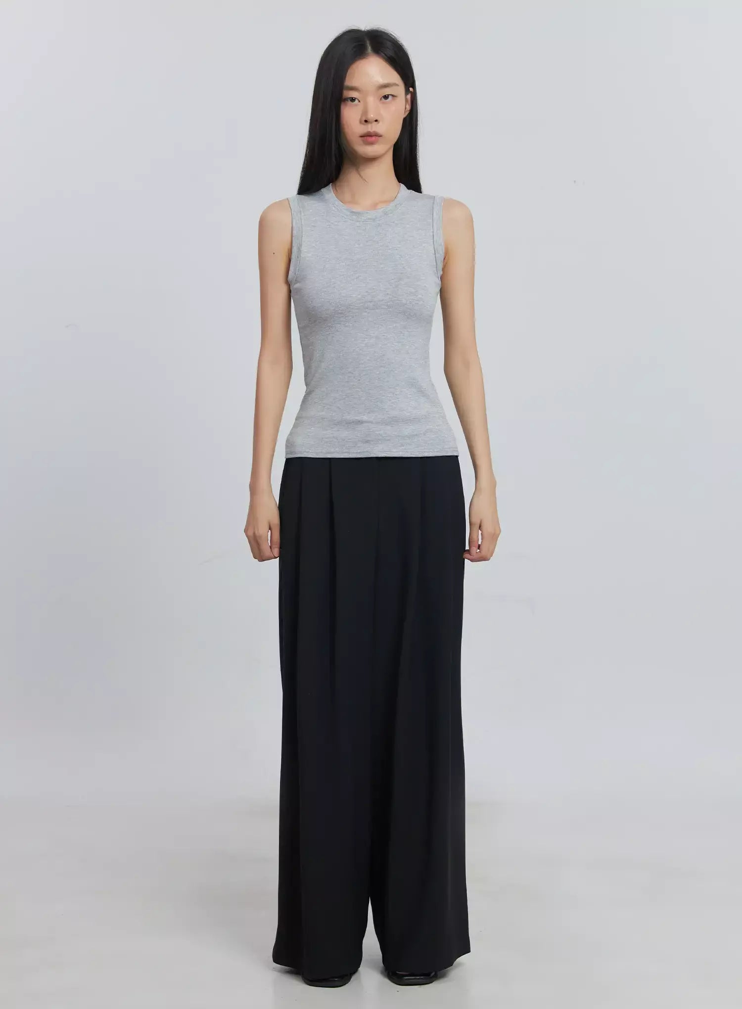 Basic Round-Neck Tank Top IU512