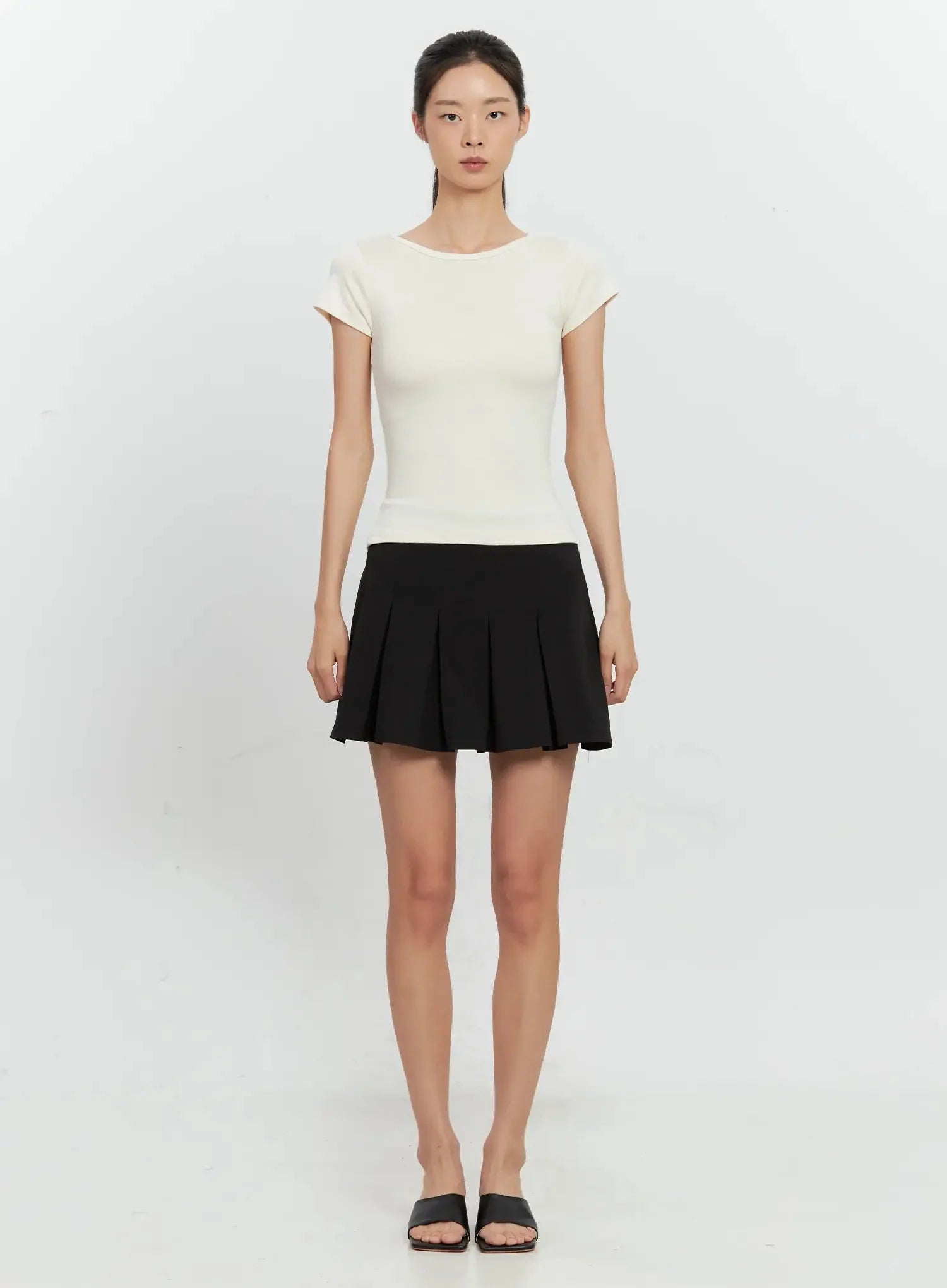 Round Neck Short-Sleeve Top IL528