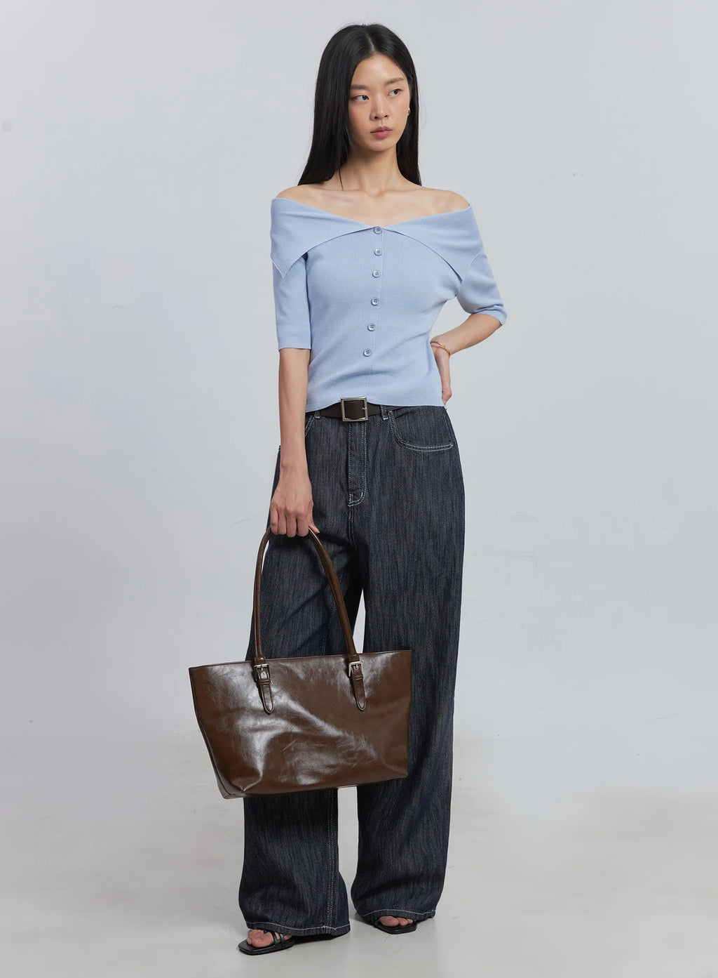 Off-Shoulder Buttoned Tee IU512