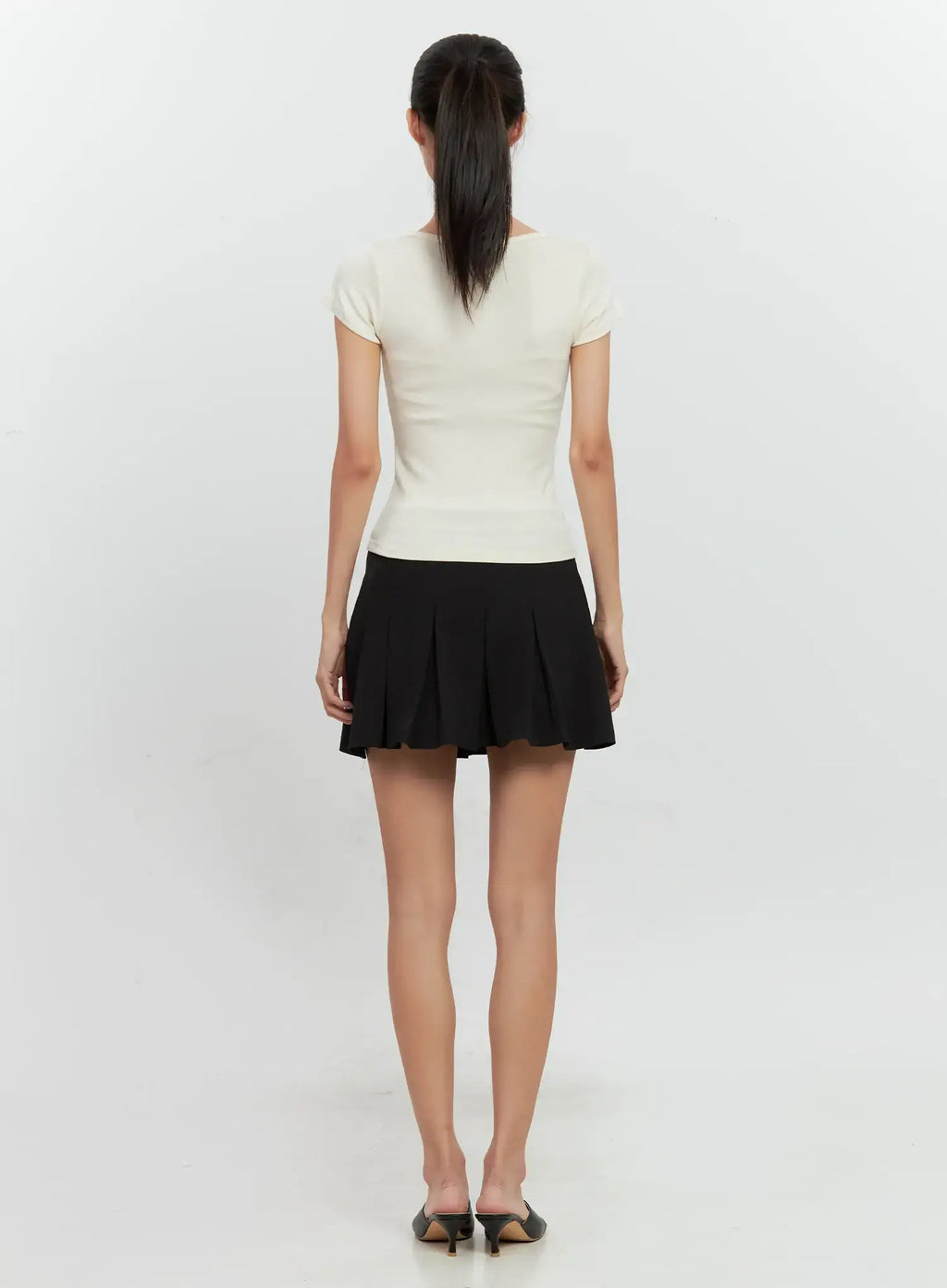 Round Neck Short-Sleeve Top IL528