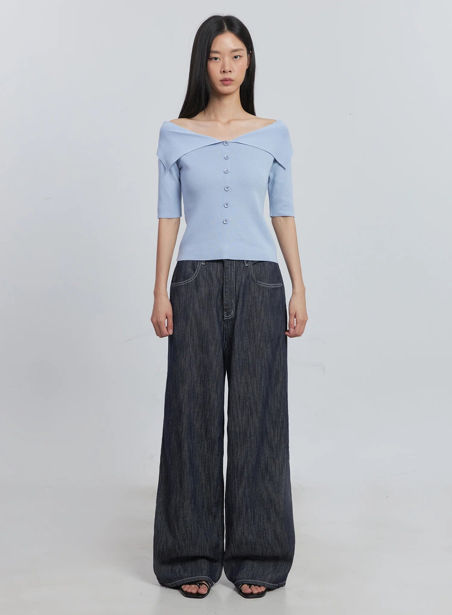 Off-Shoulder Buttoned Tee IU512