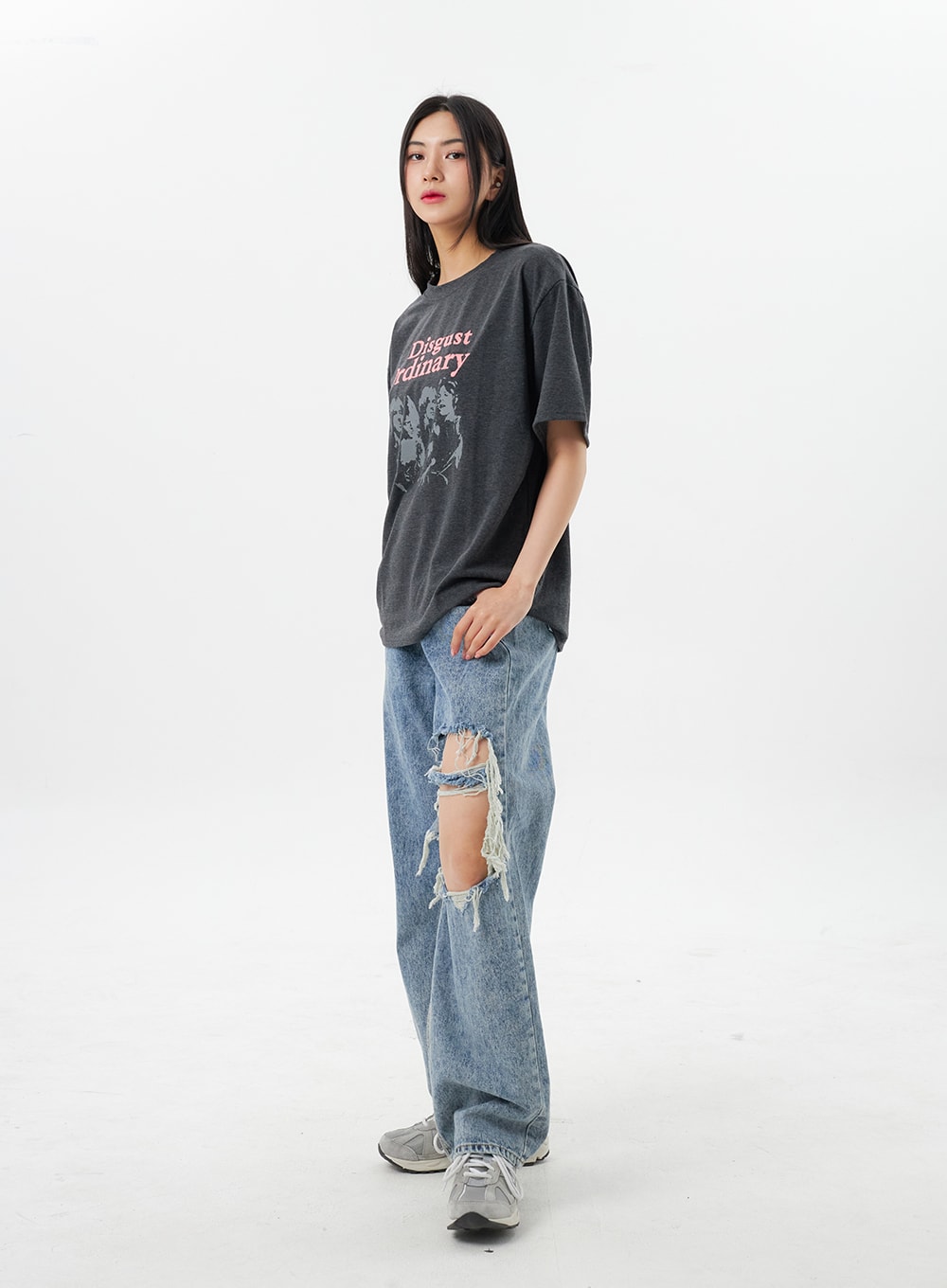 Wide Ripped Knee Jeans BY324
