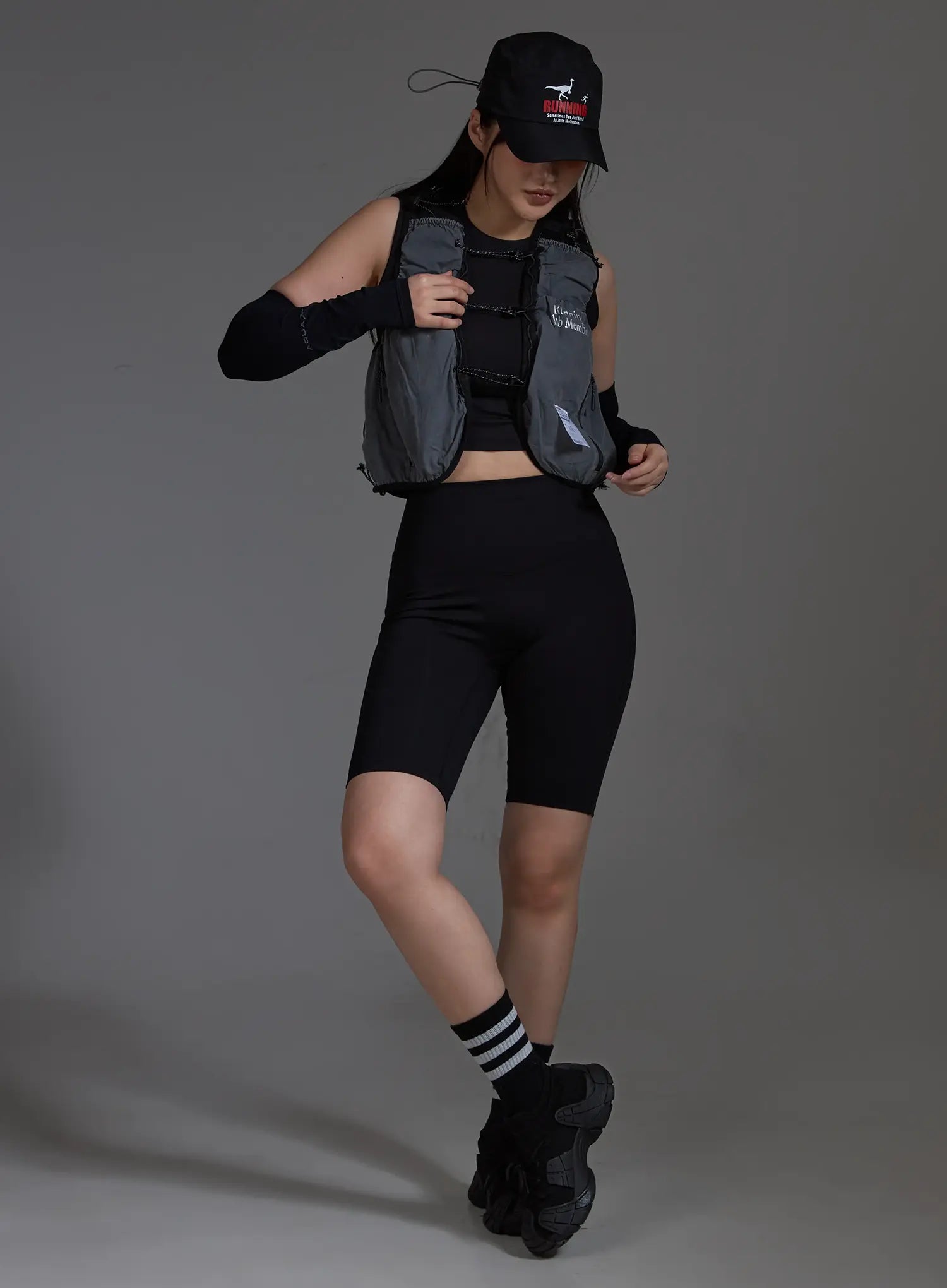 Sporty Utility Running Vest (Dark Gray) IO517