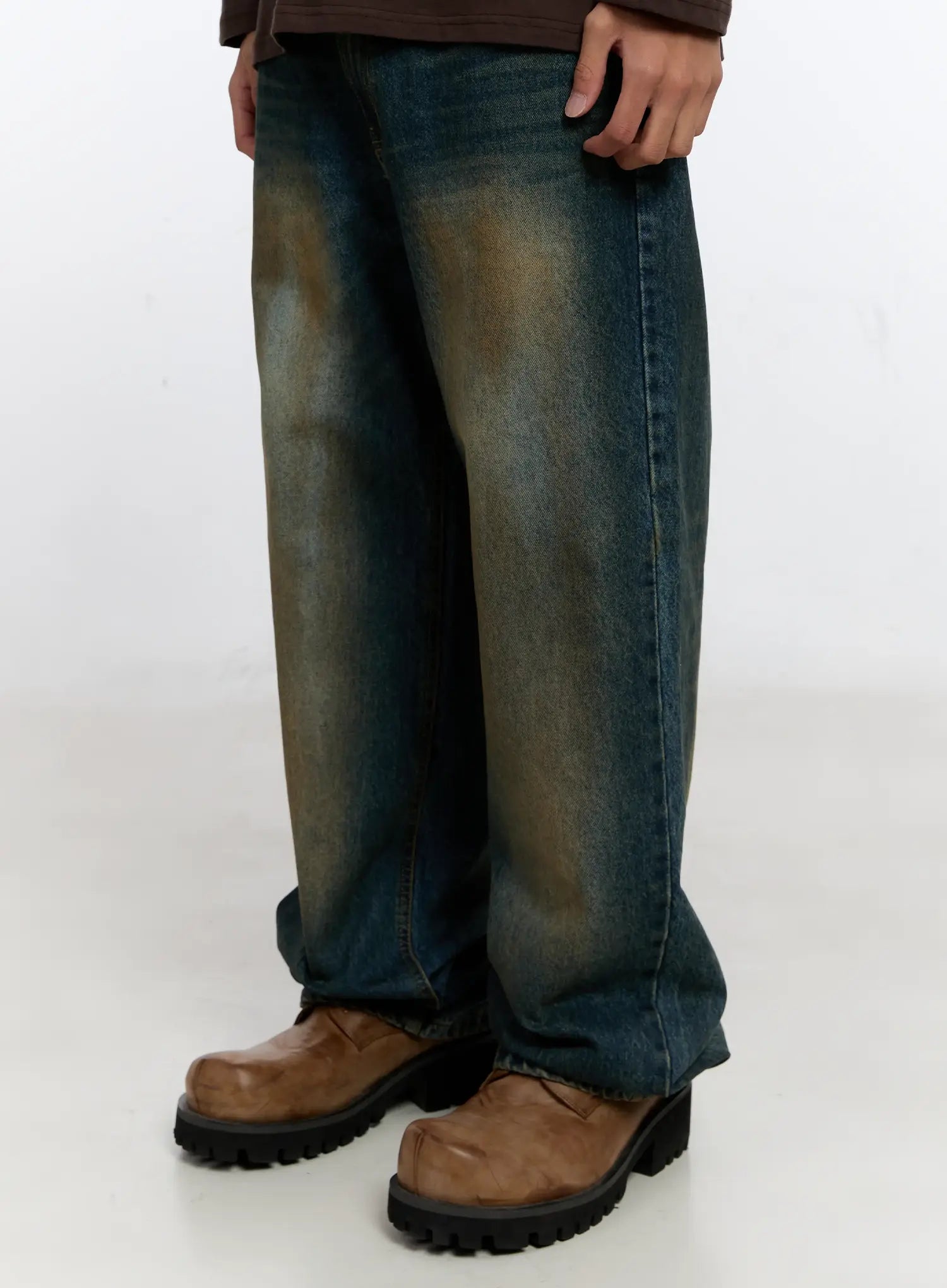 Men's Vintage Wash Wide Leg Jeans IS530