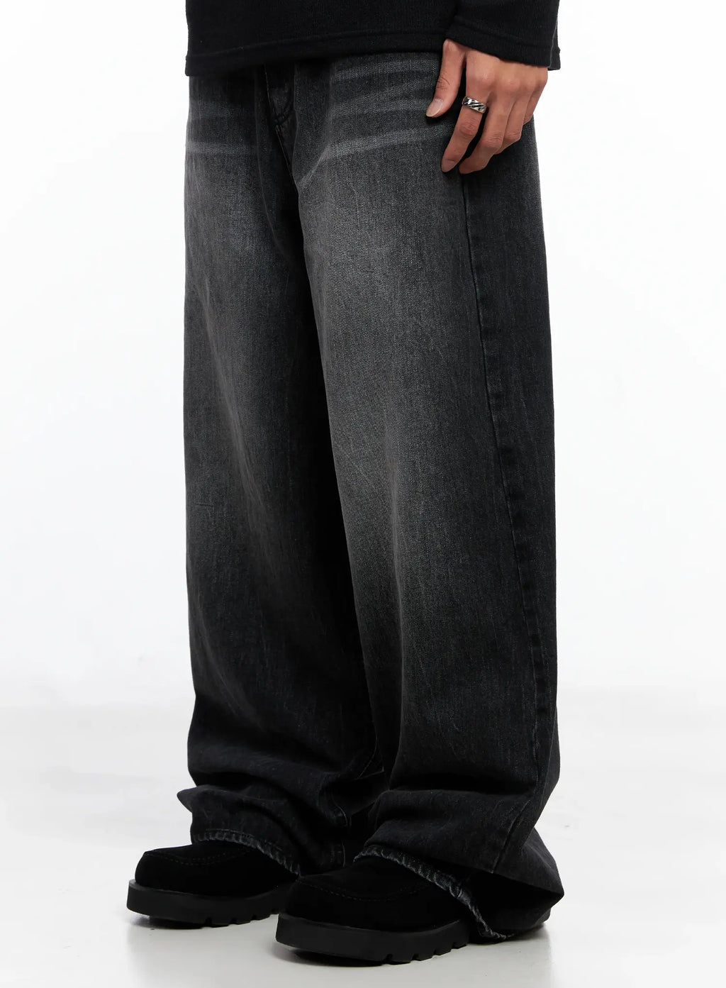 Men's Wide-Leg Washed Jeans IO502