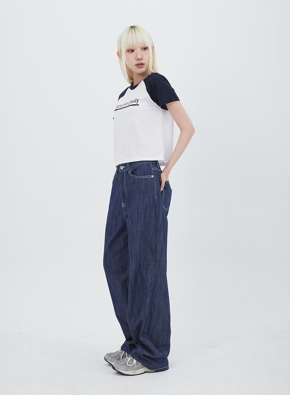 Two Color Graphic Tee IU313