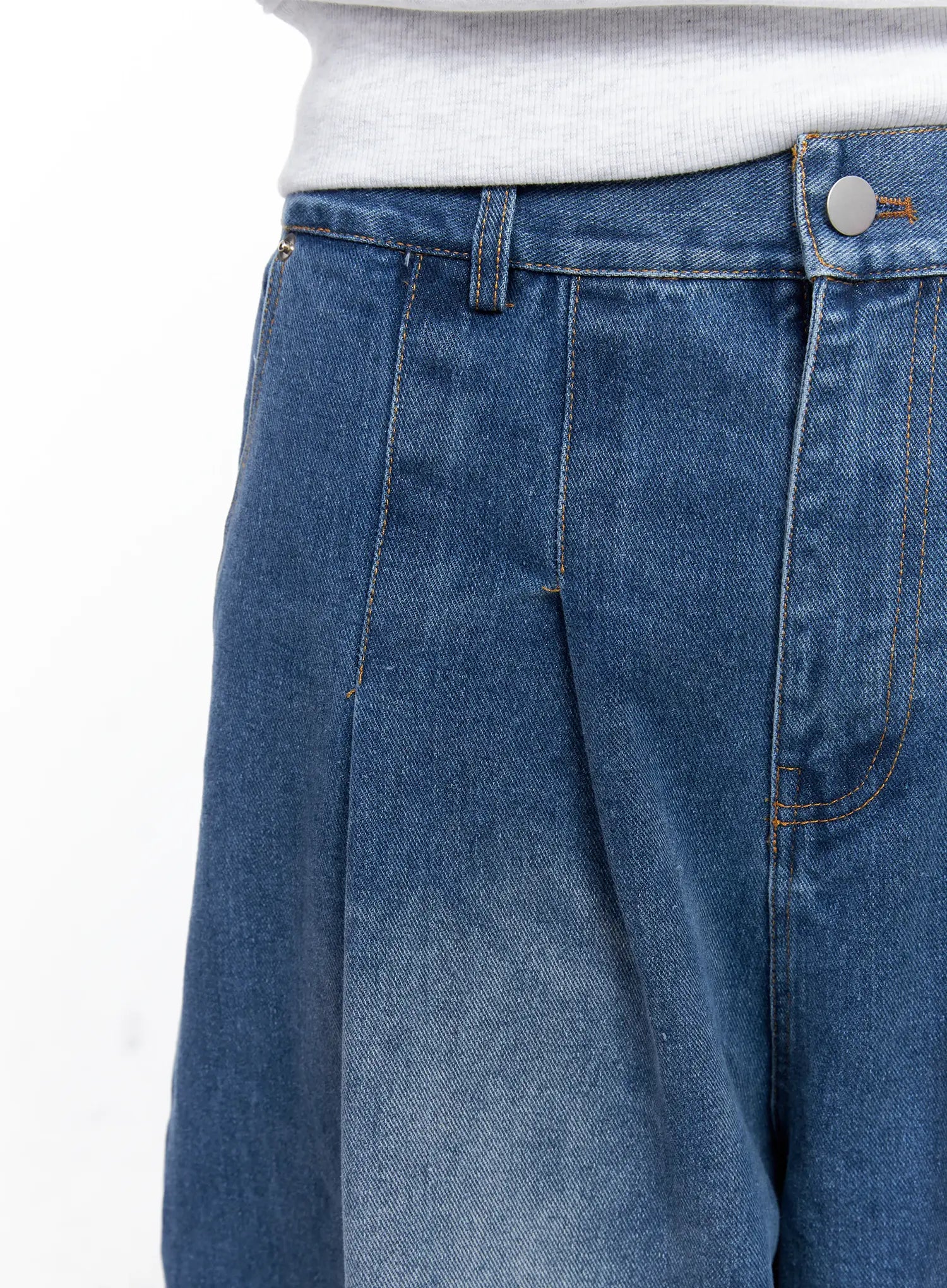 Men's Wide-Leg Two-Tuck Jeans IO502