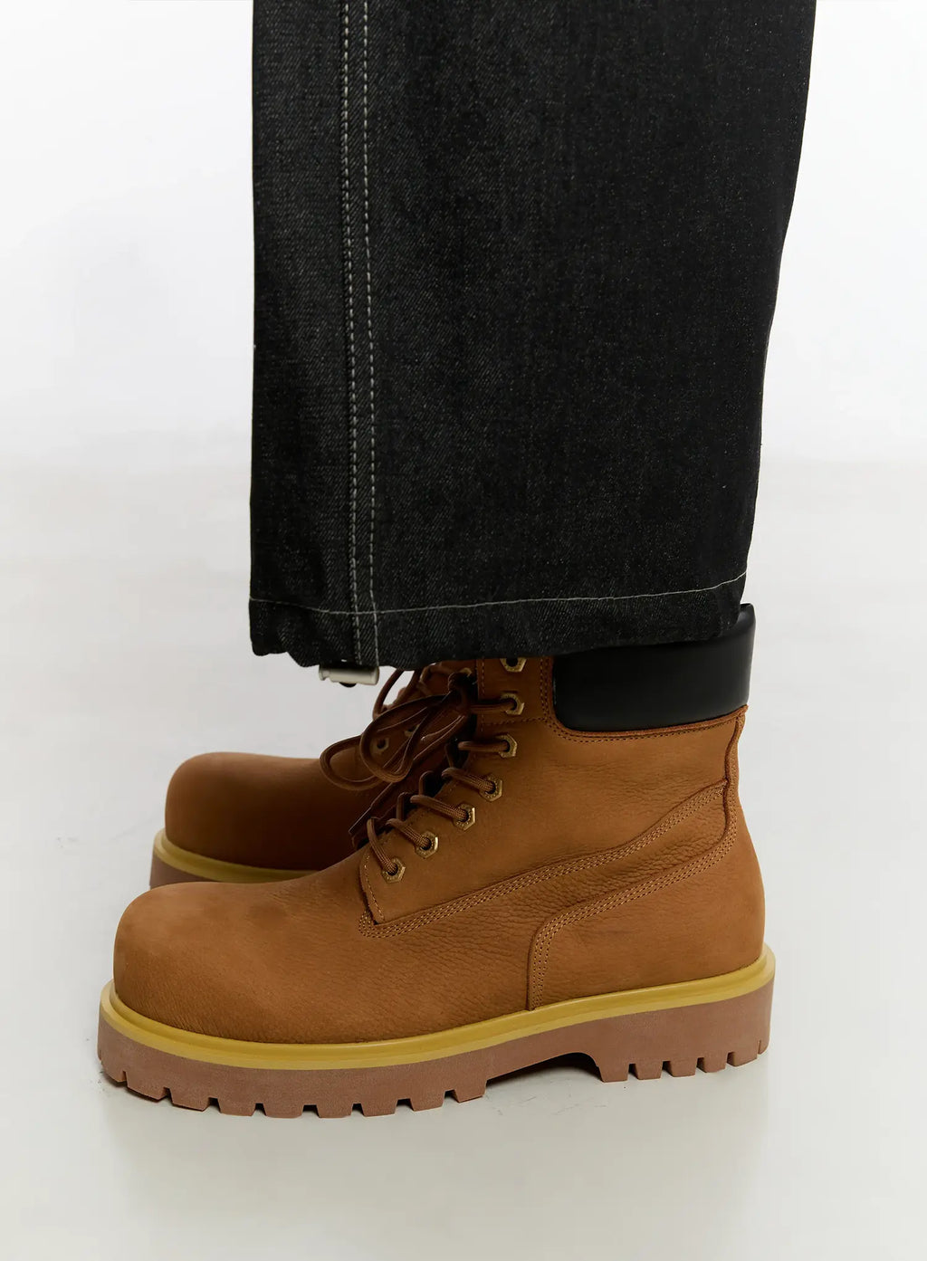 Men's Classic Lace-Up Boots IS529